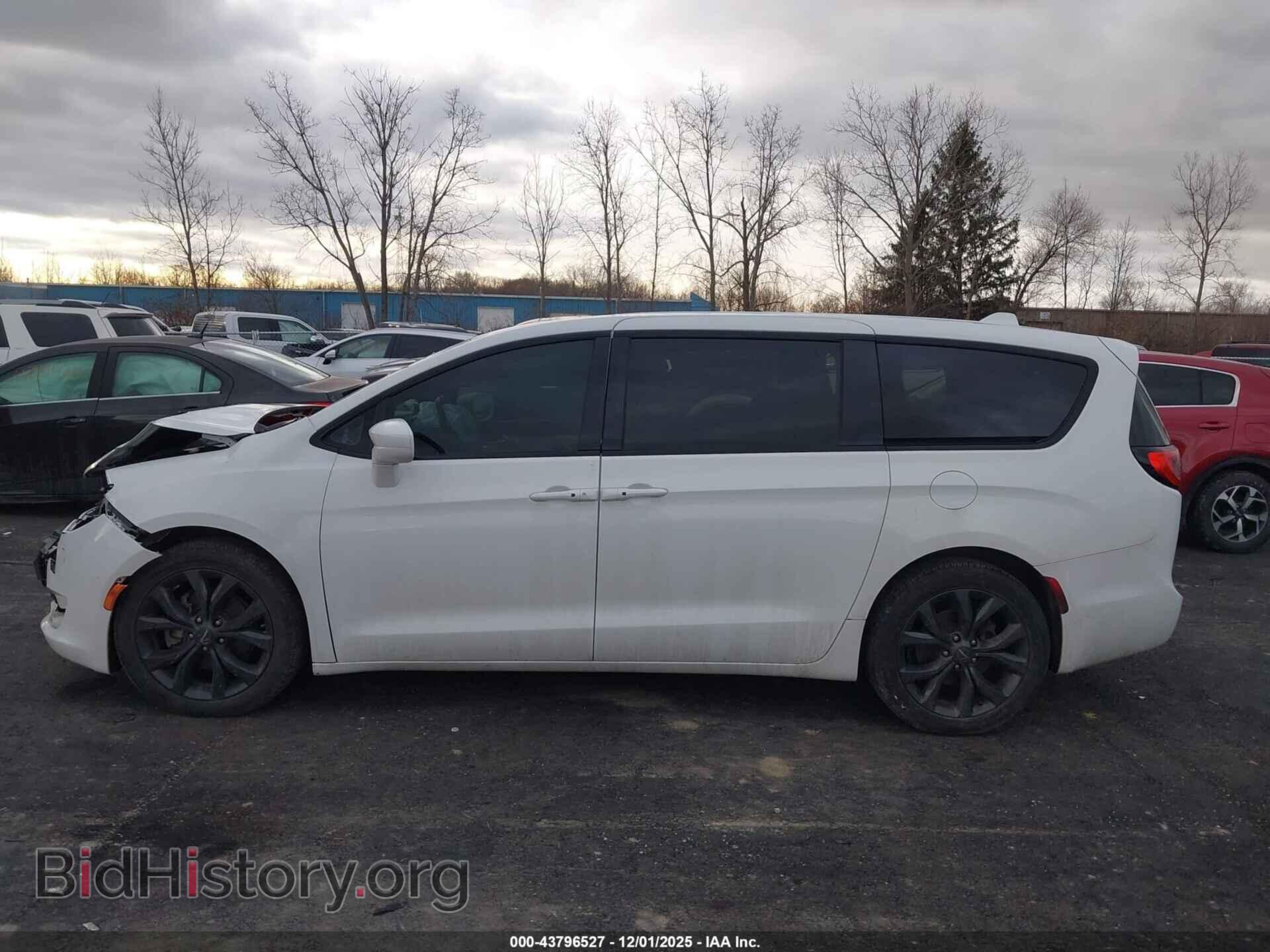 2018 CHRYSLER PACIFICA - VIN: 2C4RC1FG8JR263269 - Фото 14