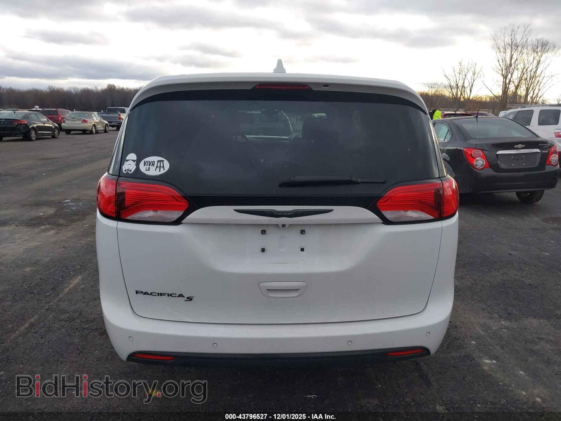 2018 CHRYSLER PACIFICA - VIN: 2C4RC1FG8JR263269 - Фото 16