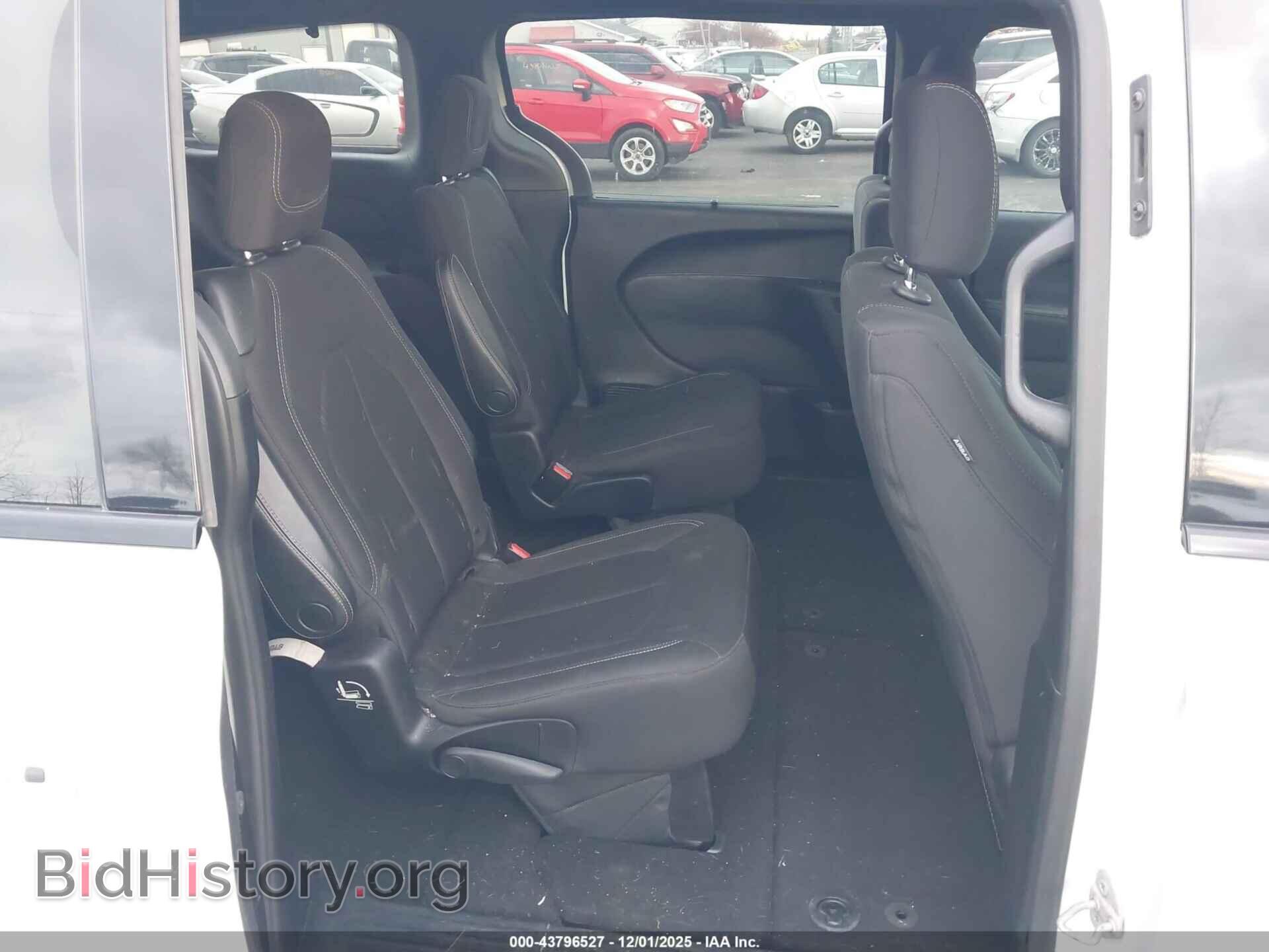 2018 CHRYSLER PACIFICA - VIN: 2C4RC1FG8JR263269 - Фото 8