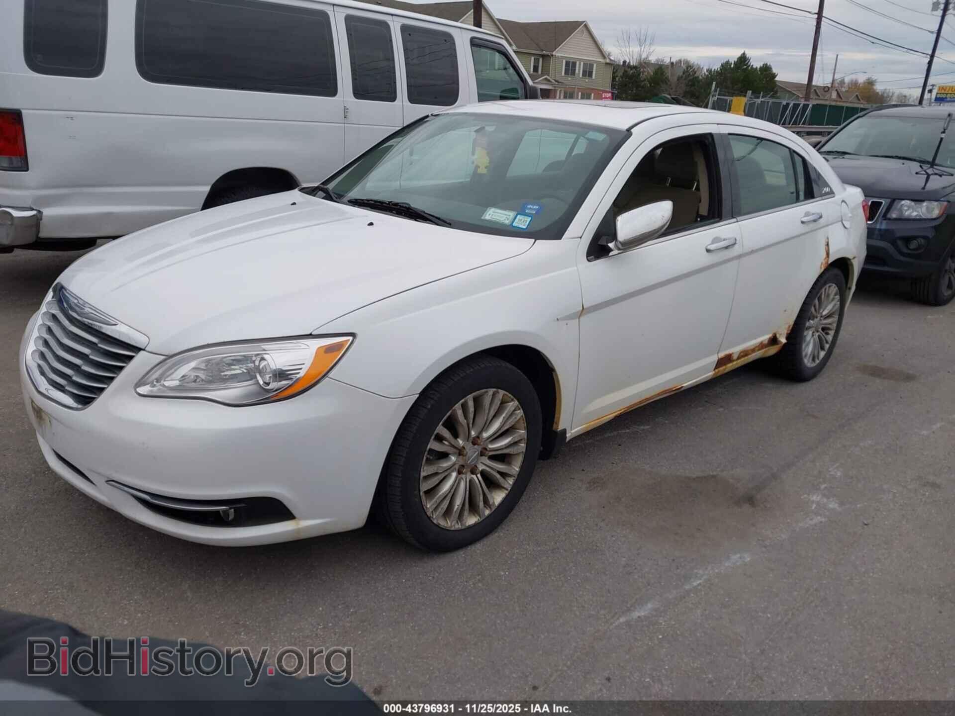 2012 CHRYSLER 200 - VIN: 1C3CCBCB7CN140801 - Photo 2
