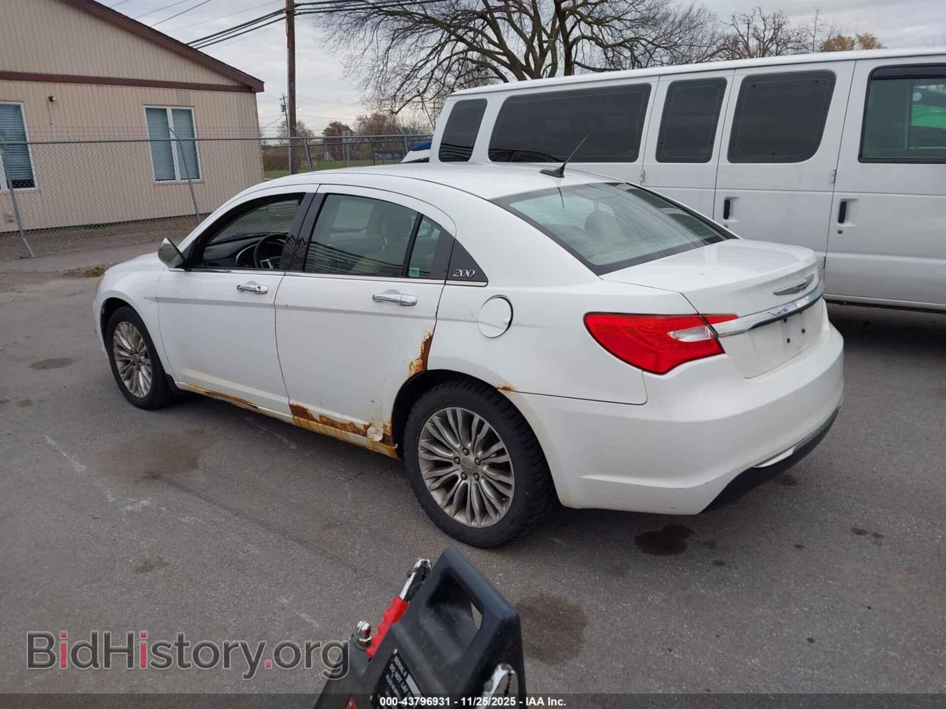 2012 CHRYSLER 200 - VIN: 1C3CCBCB7CN140801 - Photo 3