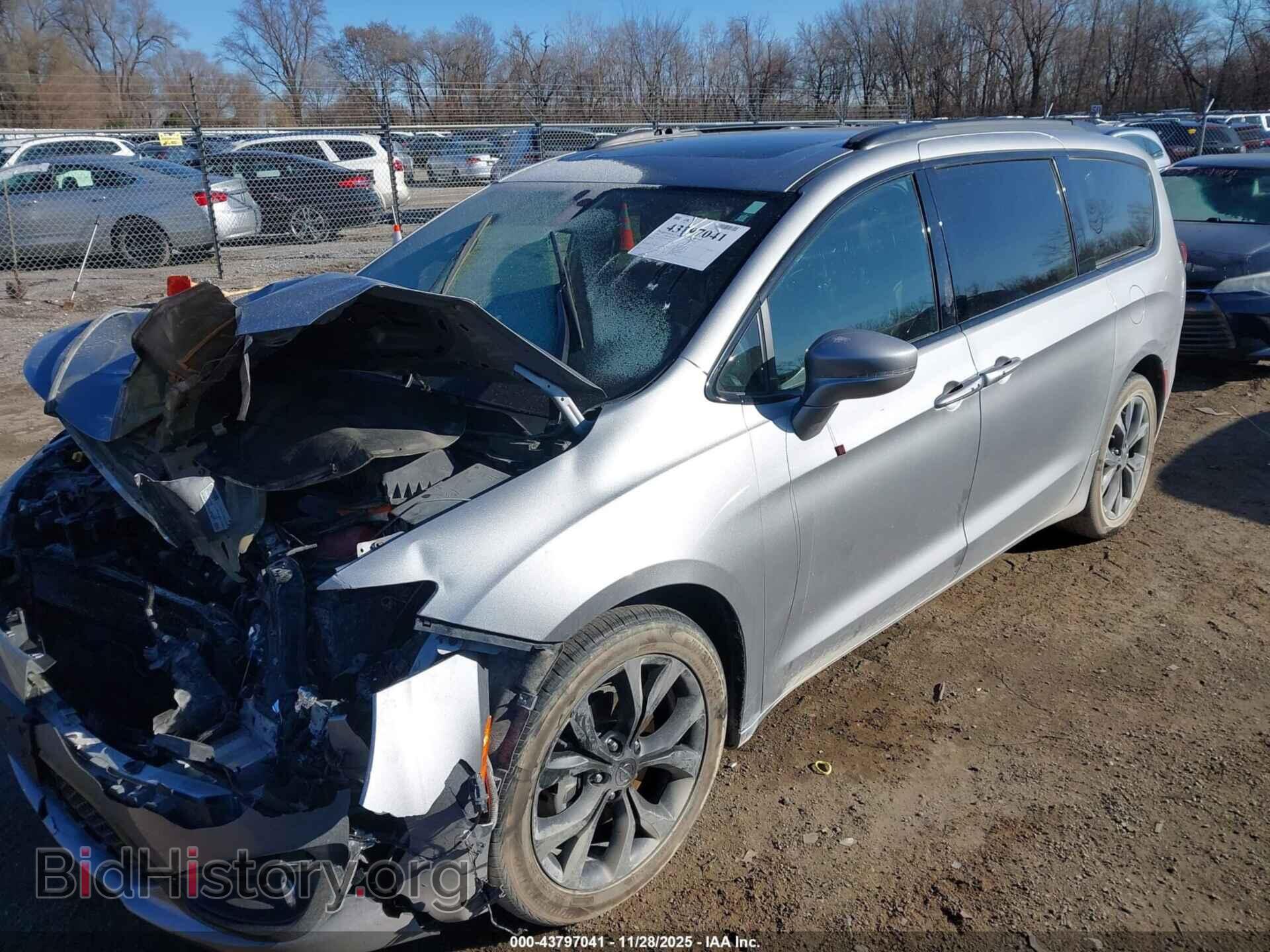 2020 CHRYSLER PACIFICA - VIN: 2C4RC1GG2LR109058 - Photo 2