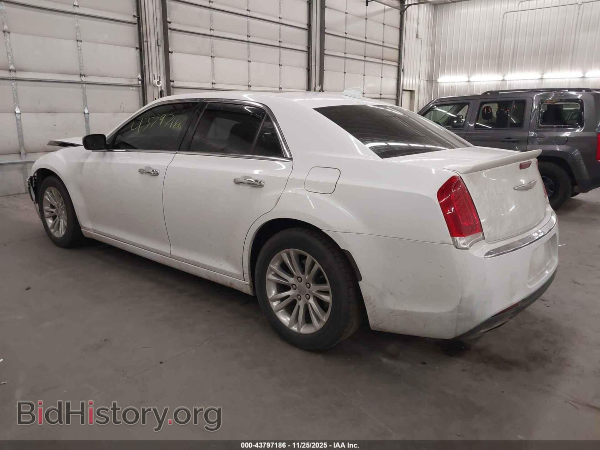 2016 CHRYSLER 300C - VIN: 2C3CCAEG8GH116704 - Фото 3