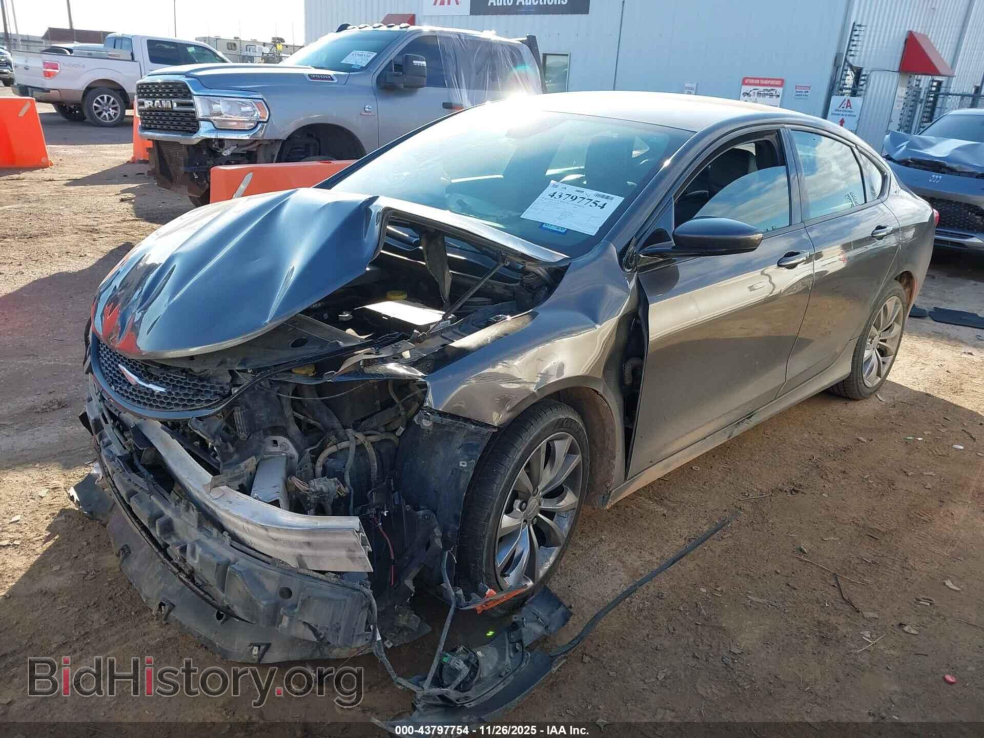 2016 CHRYSLER 200 - VIN: 1C3CCCBG0GN121256 - Фото 2