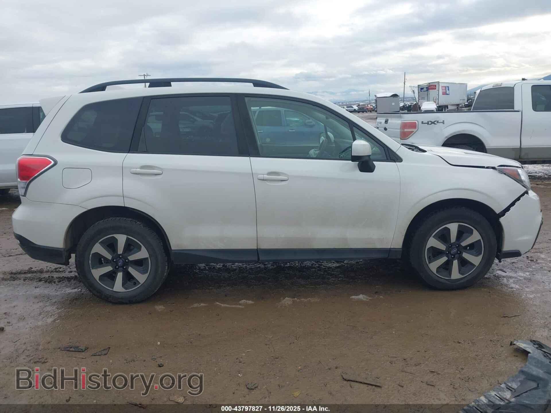 2017 SUBARU FORESTER - VIN: JF2SJAEC8HH803684 - Фото 13