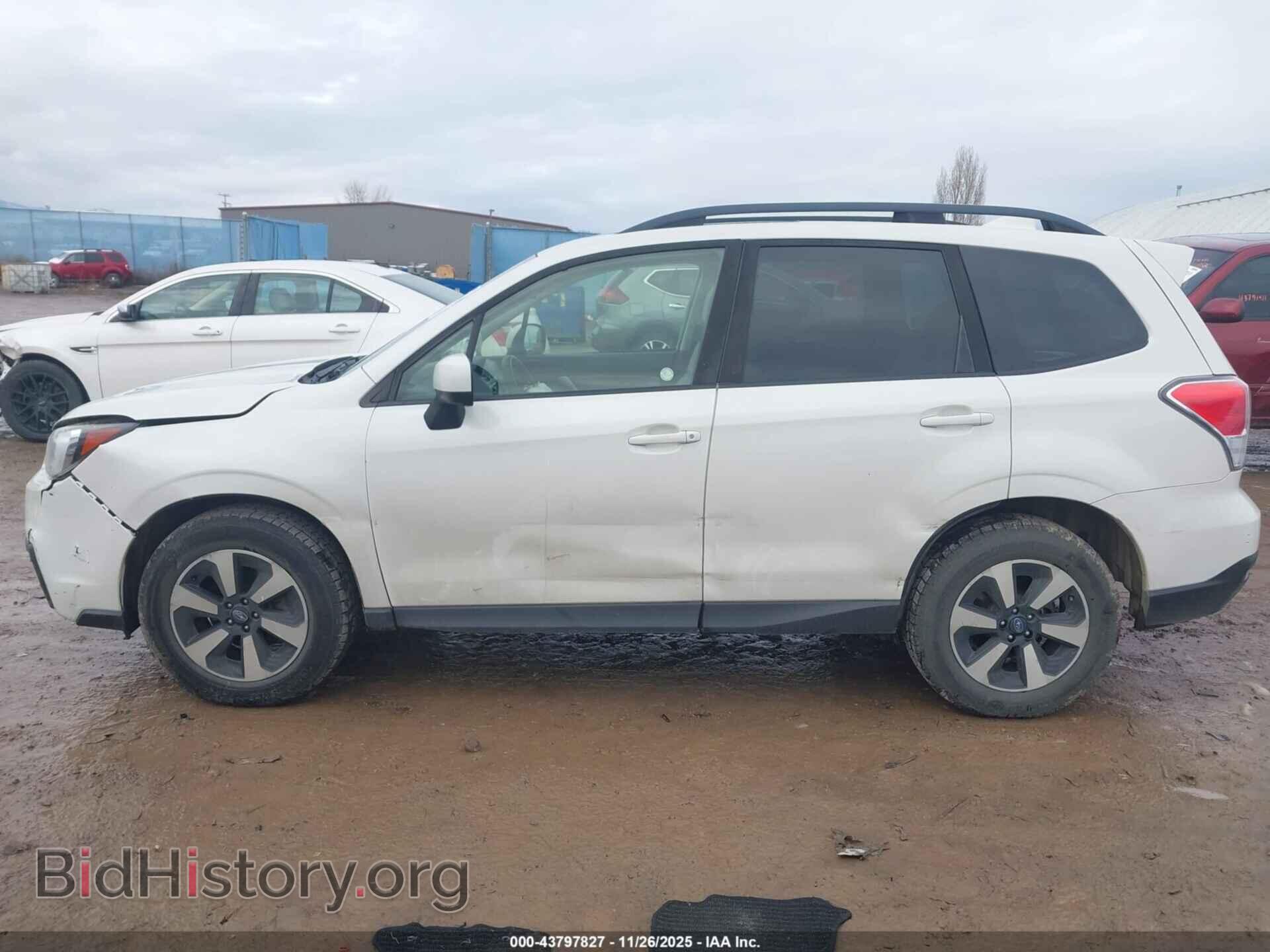 2017 SUBARU FORESTER - VIN: JF2SJAEC8HH803684 - Фото 14