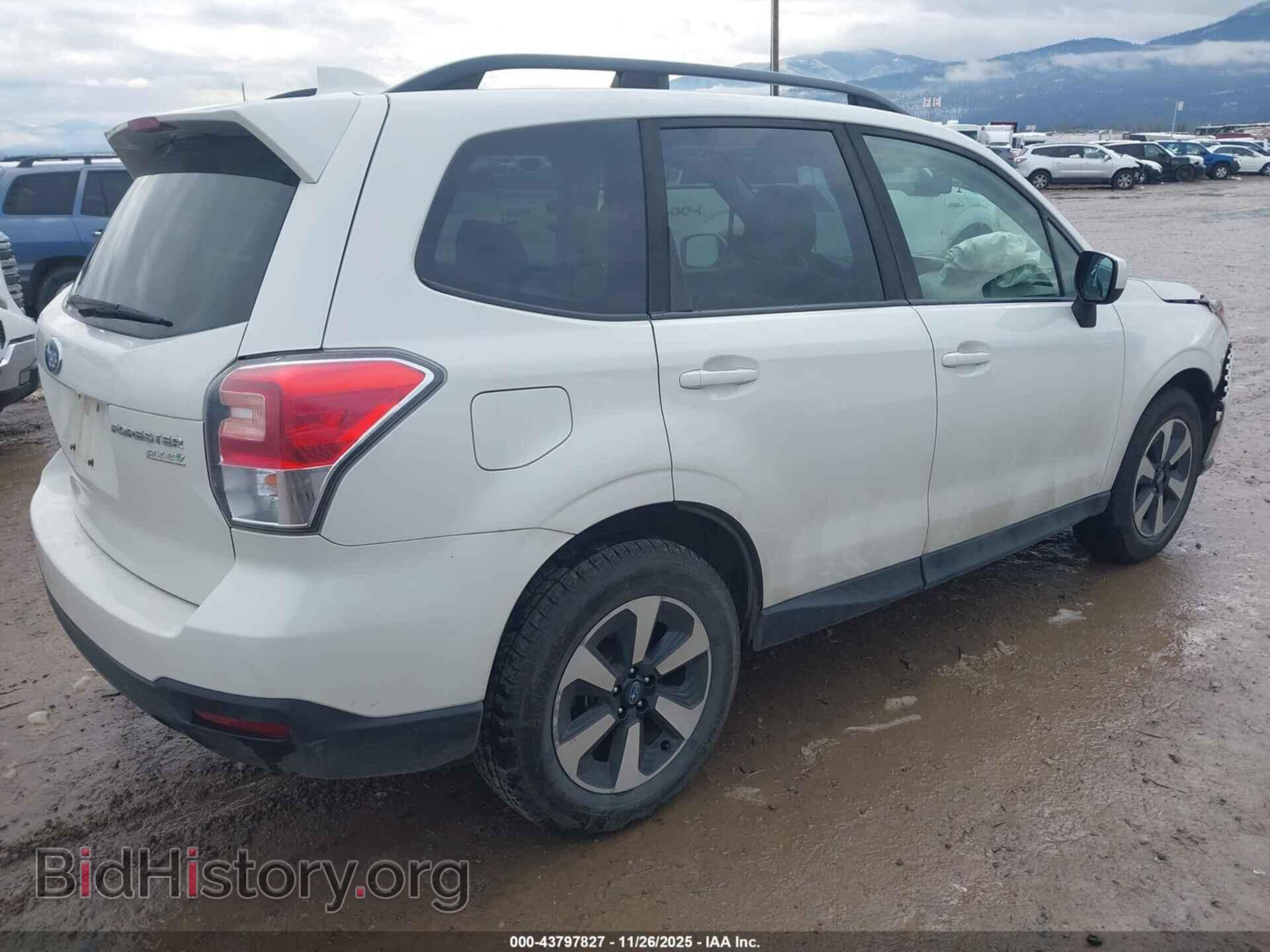 2017 SUBARU FORESTER - VIN: JF2SJAEC8HH803684 - Фото 4