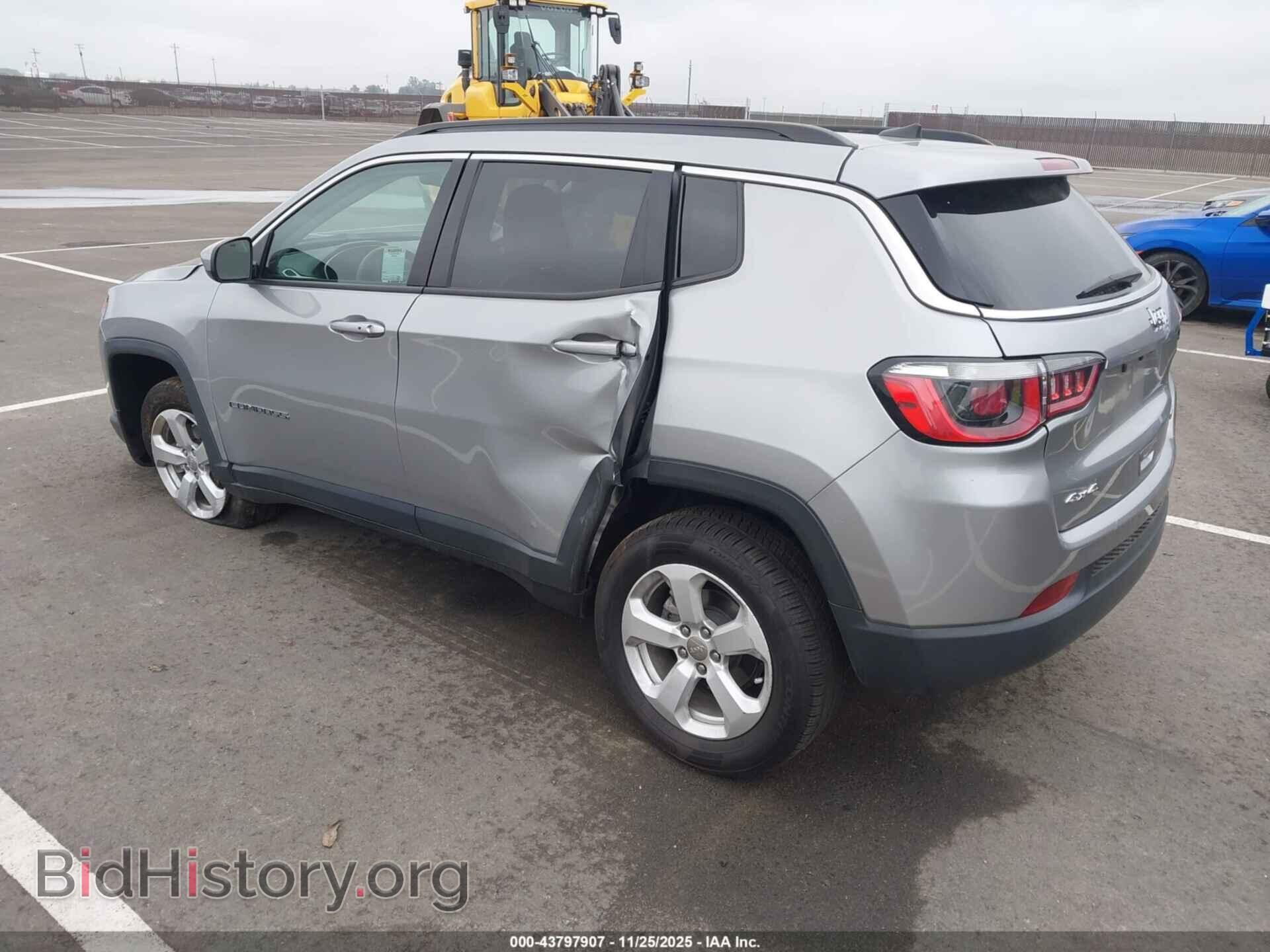 2019 JEEP COMPASS - VIN: 3C4NJDBB3KT723470 - Фото 3