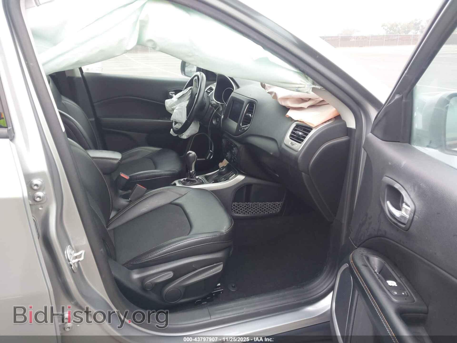2019 JEEP COMPASS - VIN: 3C4NJDBB3KT723470 - Фото 5