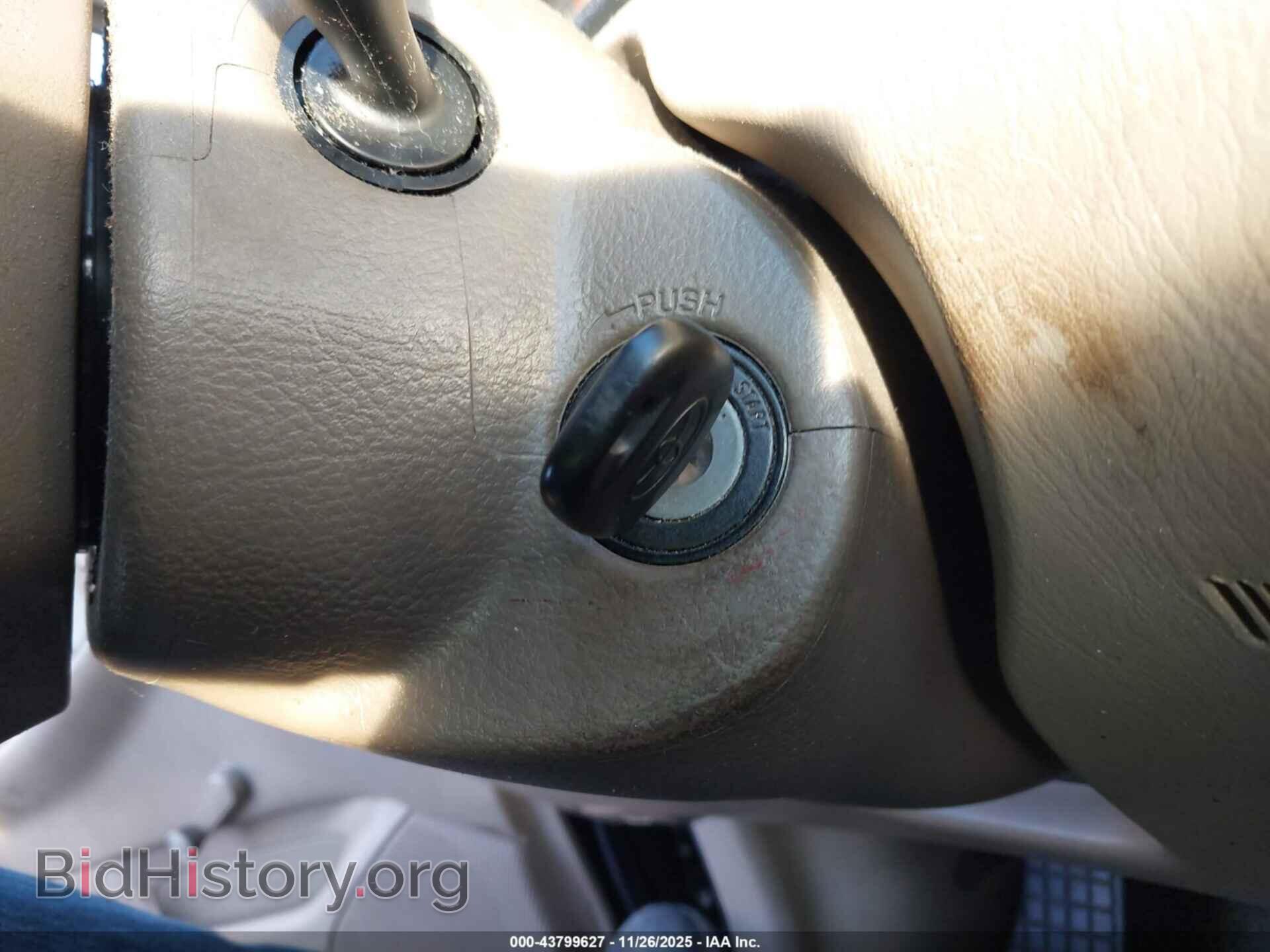 2005 TOYOTA COROLLA - VIN: 2T1BR32E65C441685 - Фото 11