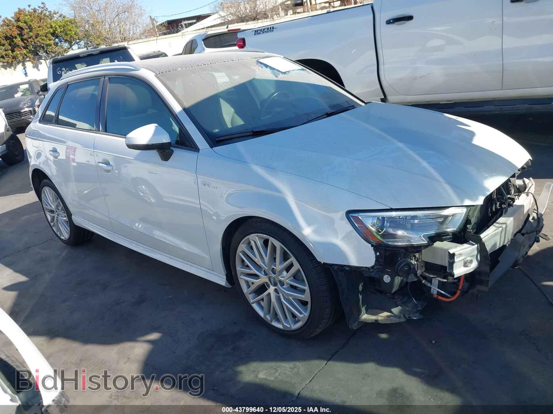 Photo WAUUPBFF7JA112002 - AUDI A3 E-TRON 2018
