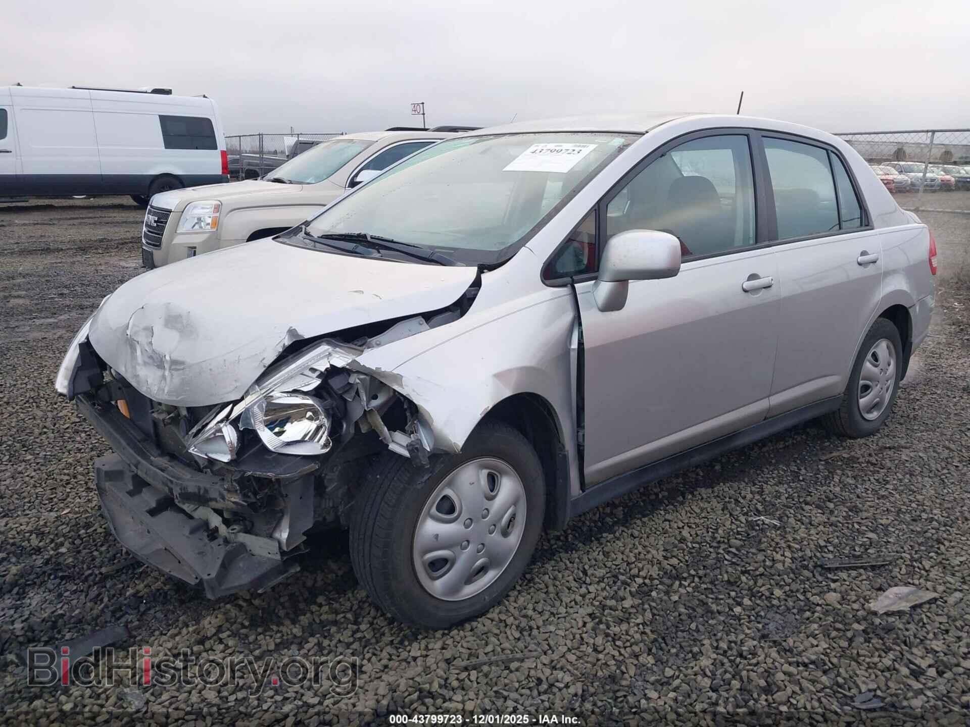 2011 NISSAN VERSA - VIN: 3N1BC1AP8BL469945 - Фото 2