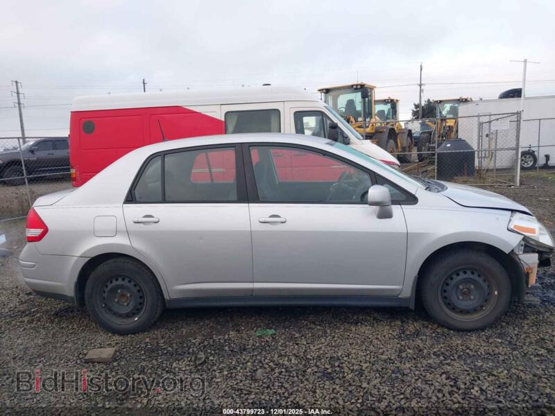 2011 Nissan VERSA (VIN 3N1BC1AP8BL469945) — фото 13 из 16