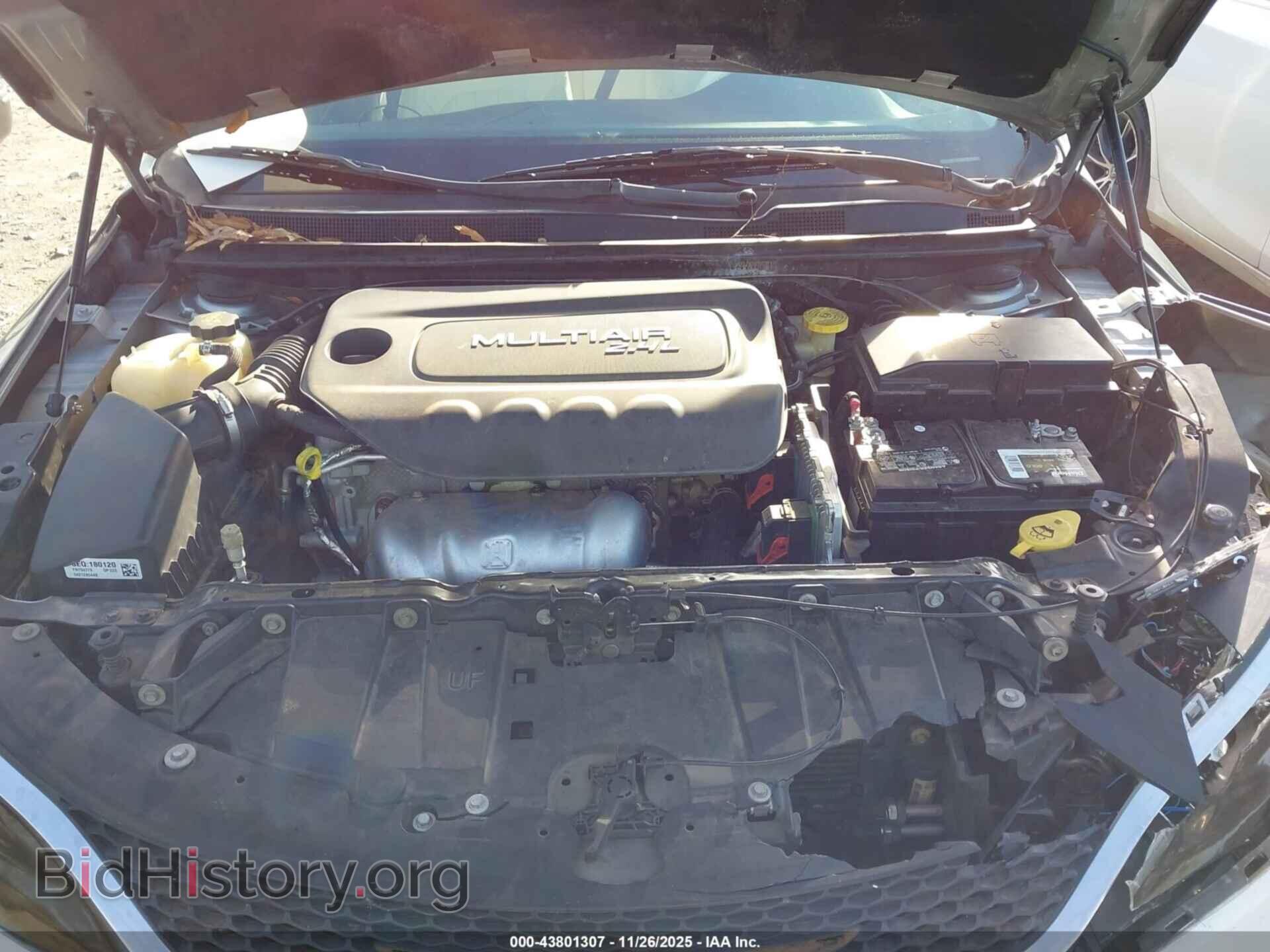 2015 CHRYSLER 200 - VIN: 1C3CCCAB6FN758379 - Фото 10