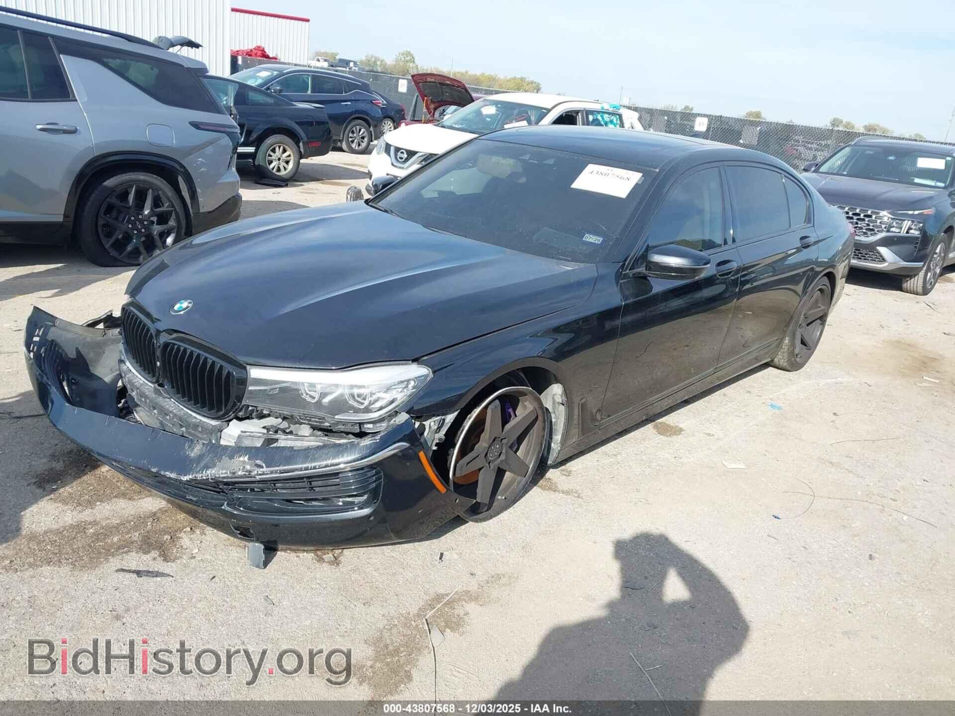 2017 BMW 740I - VIN: WBA7E2C35HG740869 - Фото 2