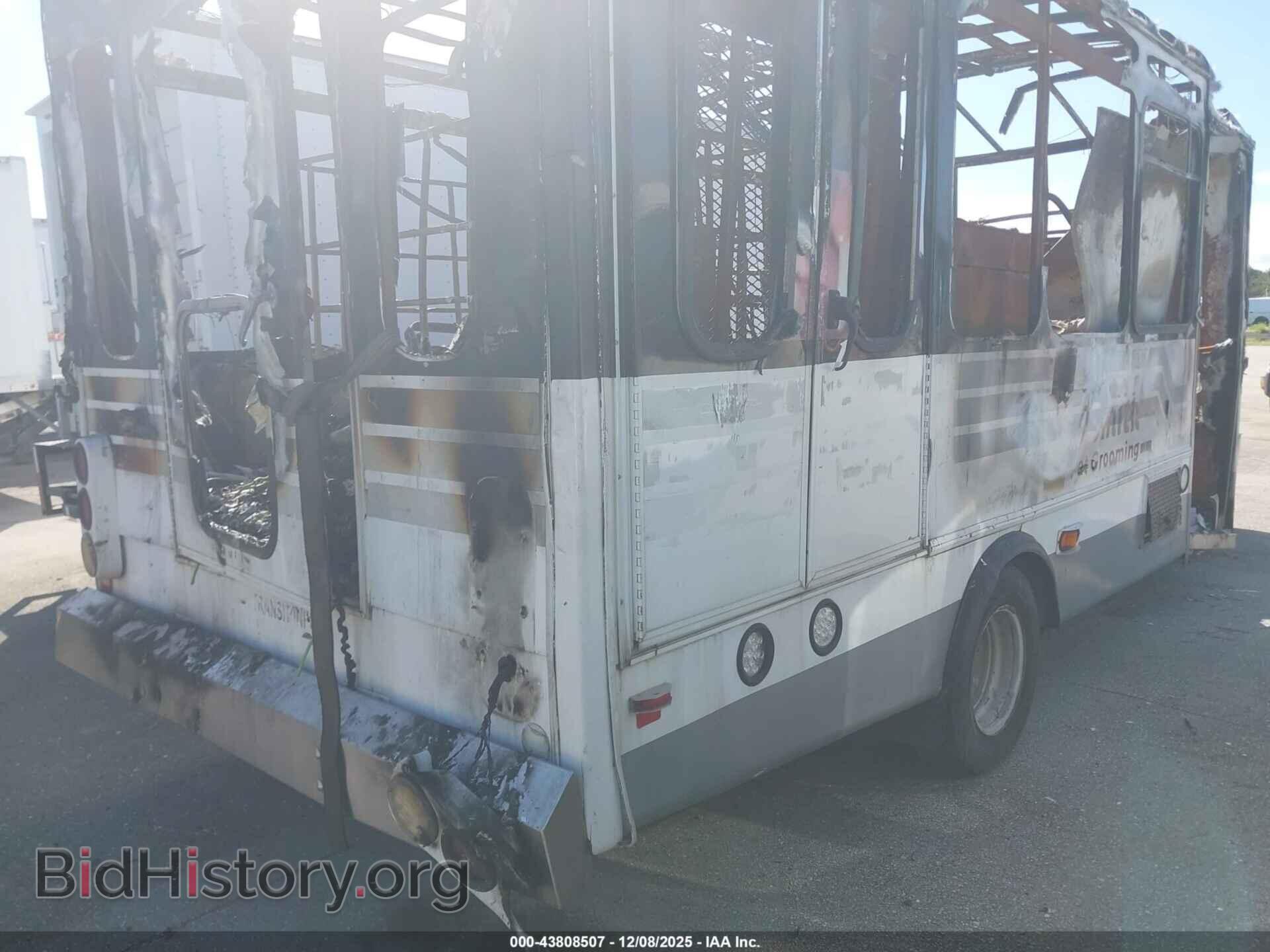 2010 FORD E-450 CUTAWAY - VIN: 1FDFE4FP6ADA05913 - Фото 4