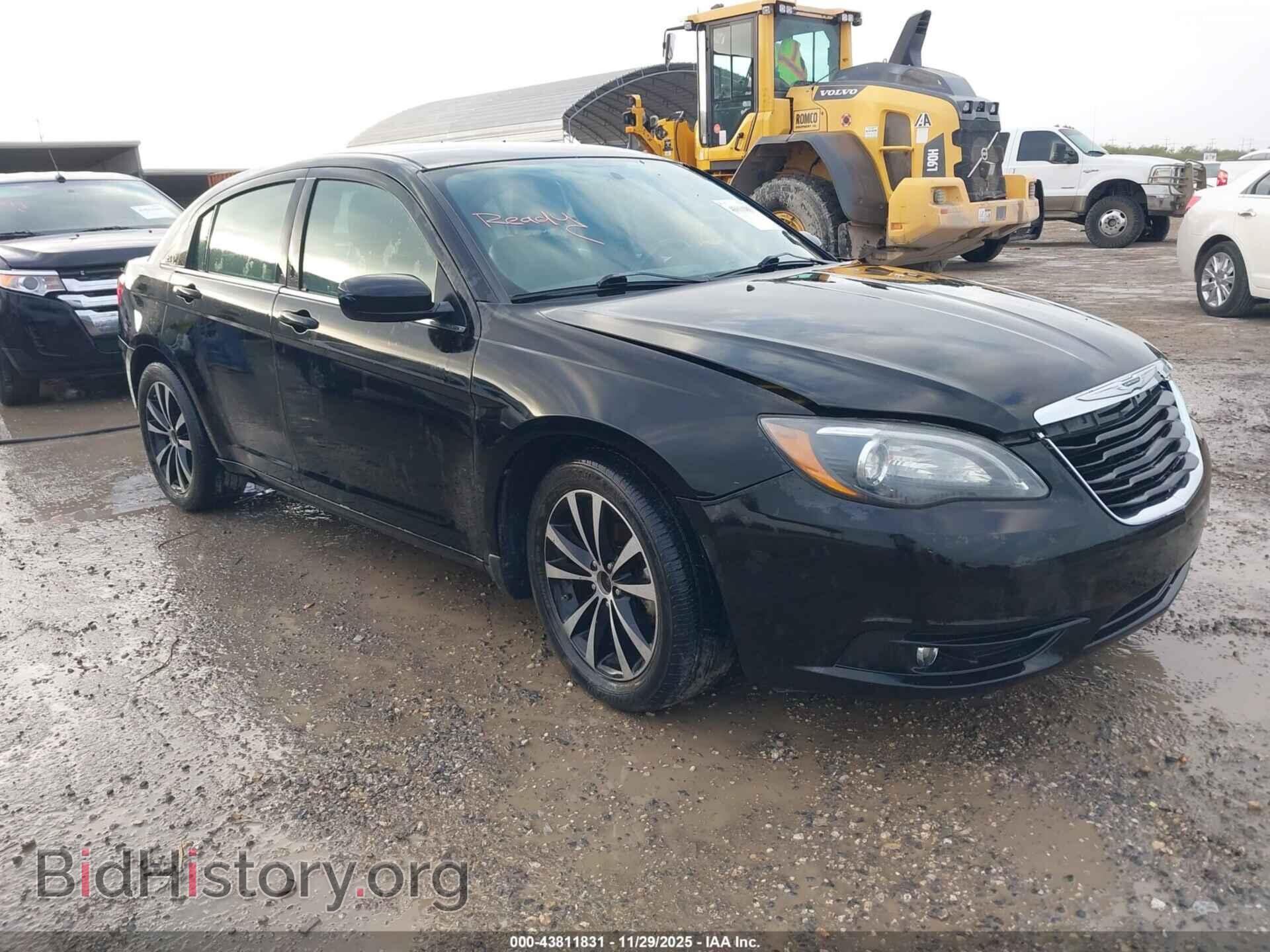 Photo 1C3BC8FG8BN566954 - CHRYSLER 200 2011