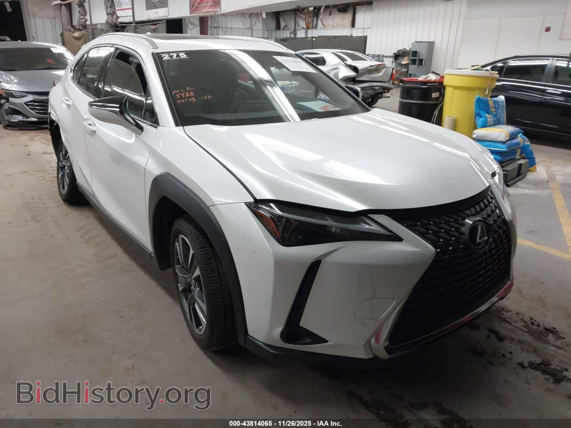 Фотография JTHYBJAH7S2025488 - LEXUS UX 300H 2025