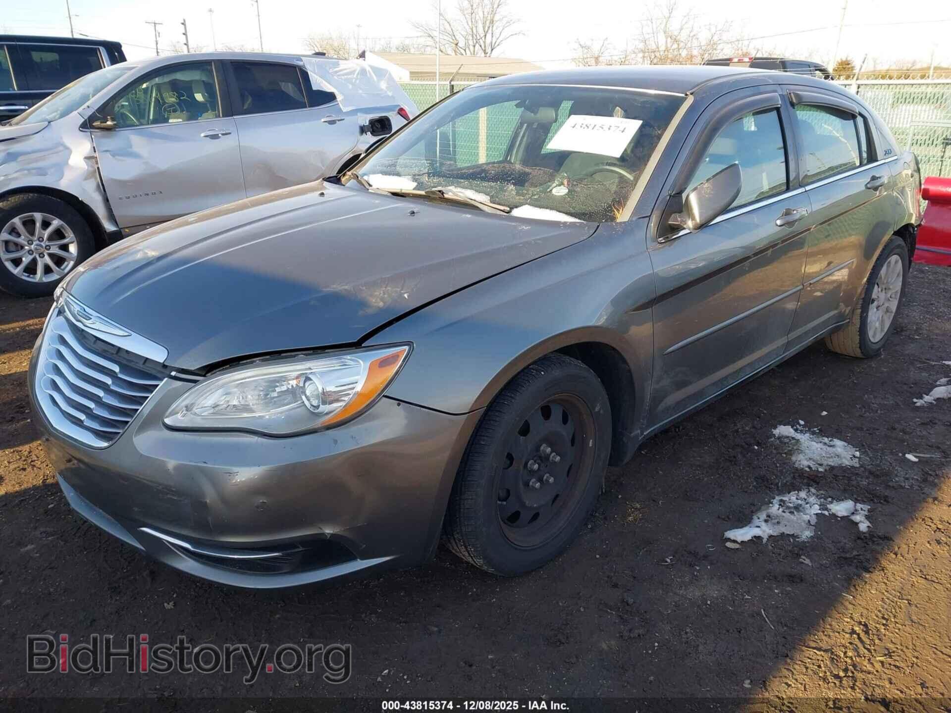 2012 CHRYSLER 200 - VIN: 1C3CCBAB2CN209994 - Photo 2