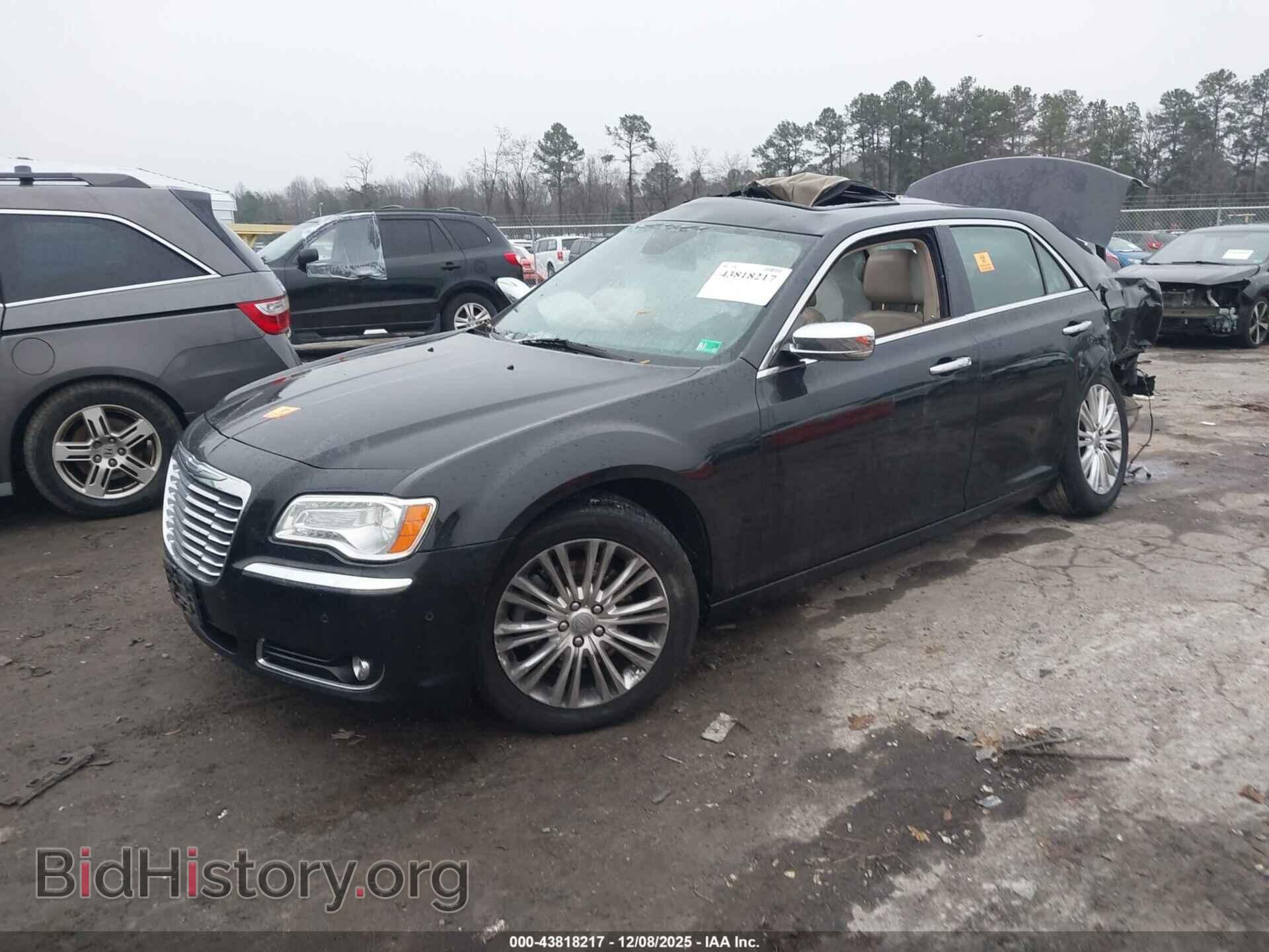 2014 CHRYSLER 300C - VIN: 2C3CCAKG0EH381456 - Фото 2