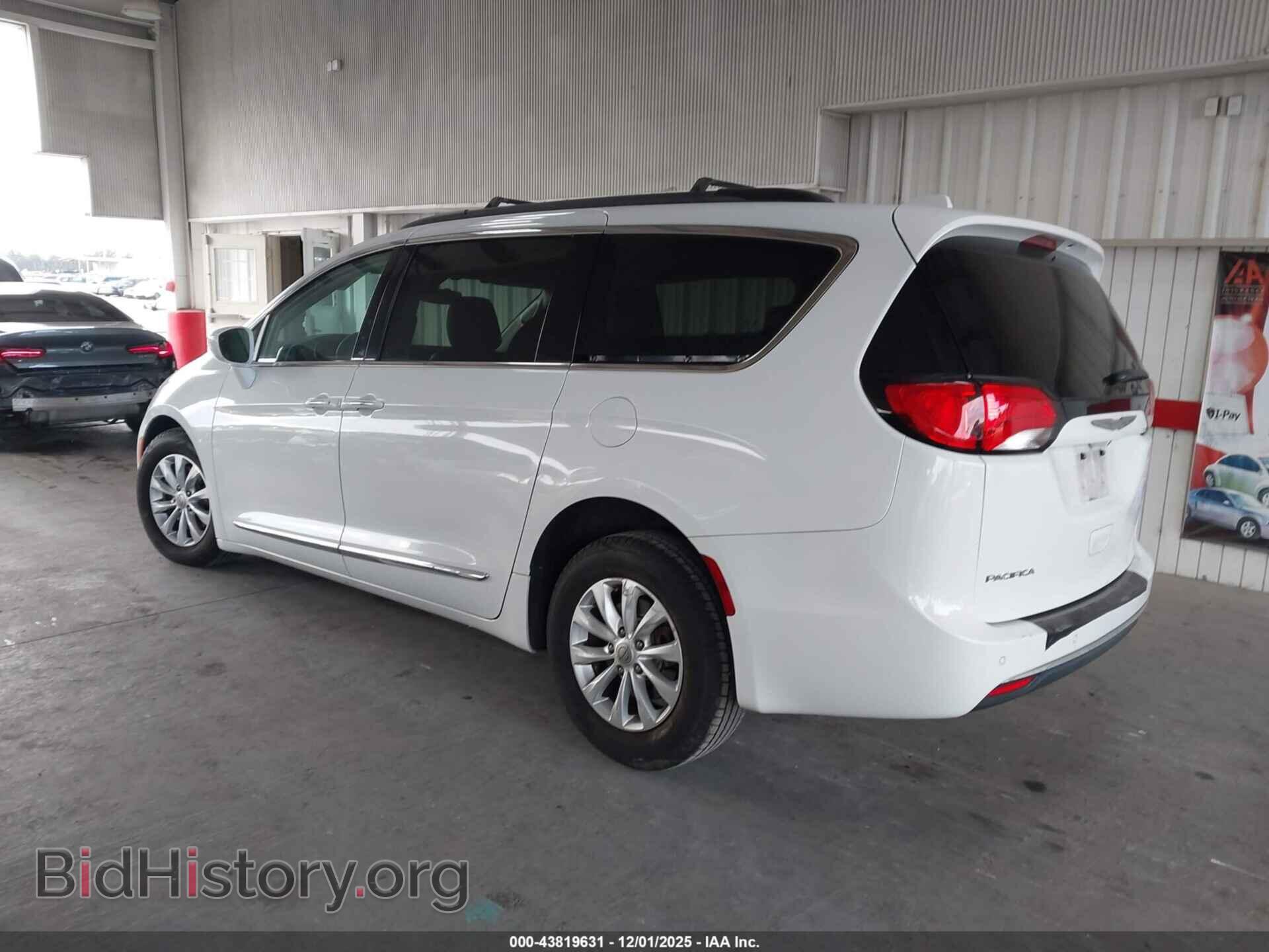2017 CHRYSLER PACIFICA - VIN: 2C4RC1BG2HR527165 - Фото 3