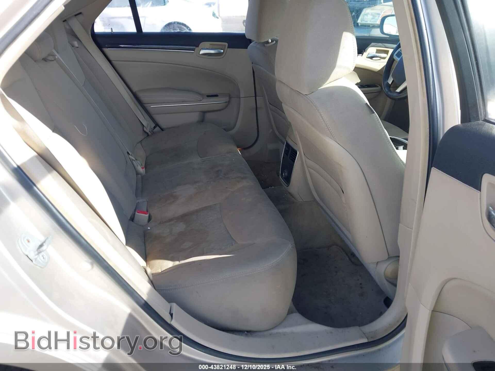 2012 CHRYSLER 300 - VIN: 2C3CCAAGXCH245687 - Photo 8