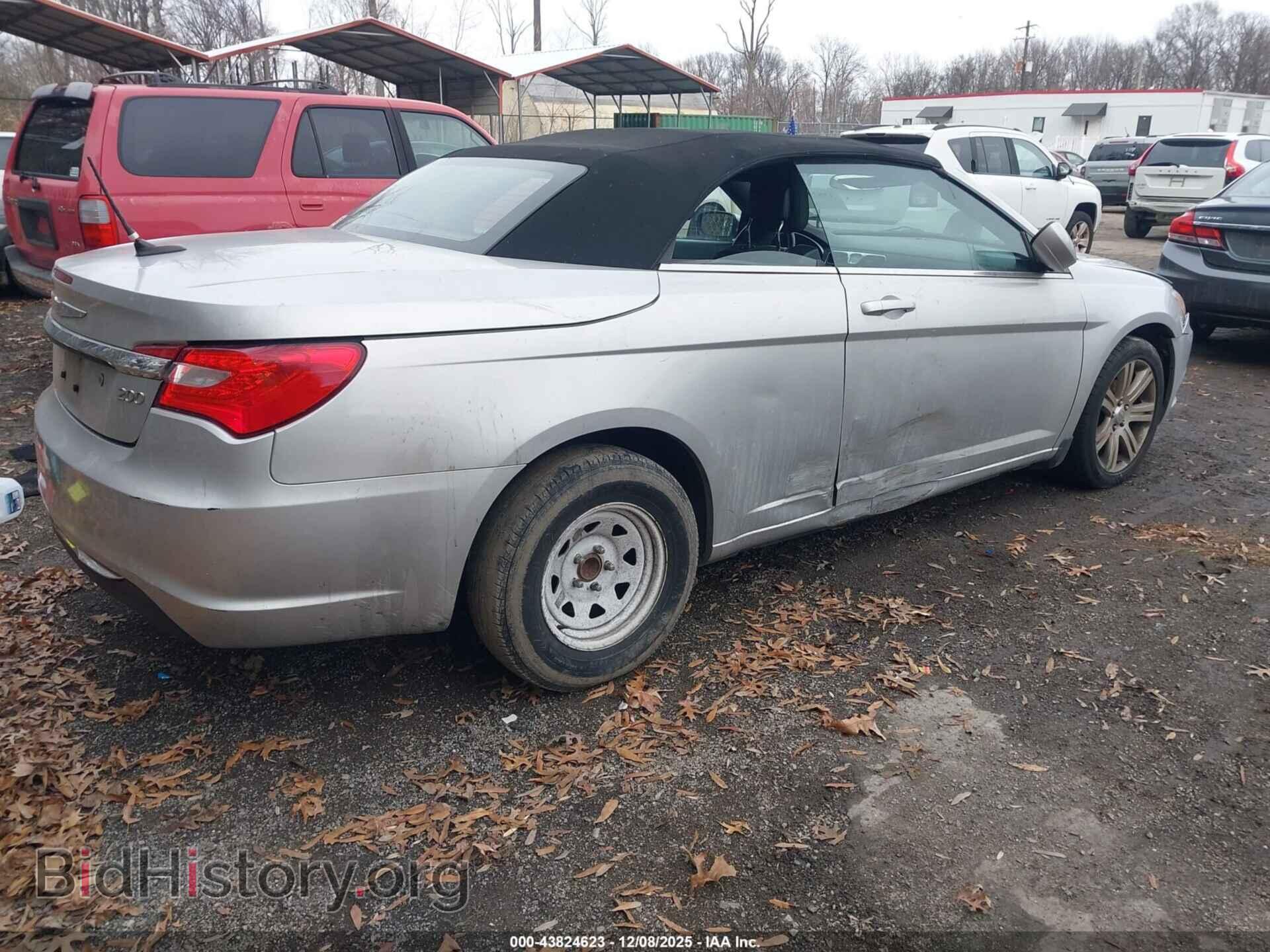 2011 CHRYSLER 200 - VIN: 1C3BC2EG4BN620541 - Фото 4