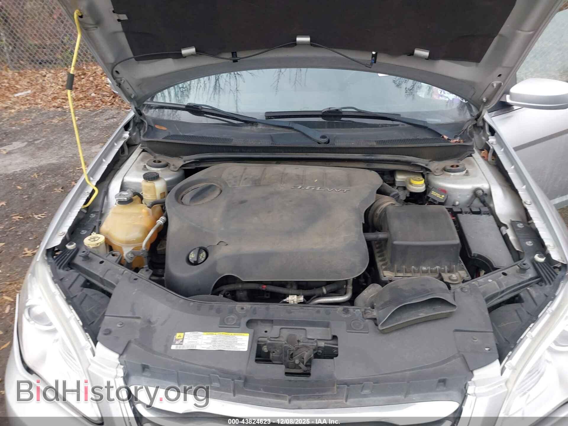 2011 CHRYSLER 200 - VIN: 1C3BC2EG4BN620541 - Фото 10