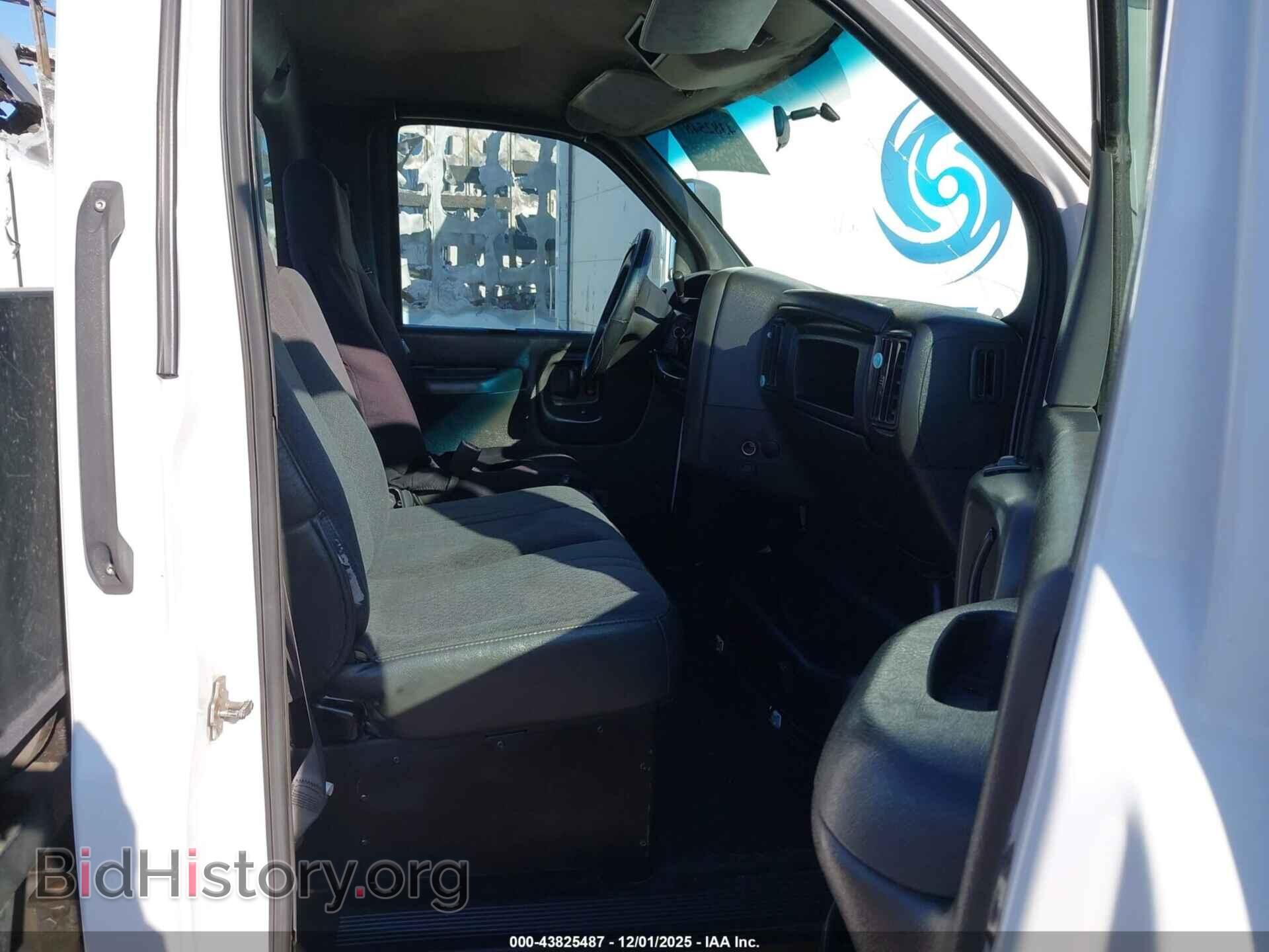 2005 GMC C5500 - VIN: 1GDE5C1215F516893 - Photo 6