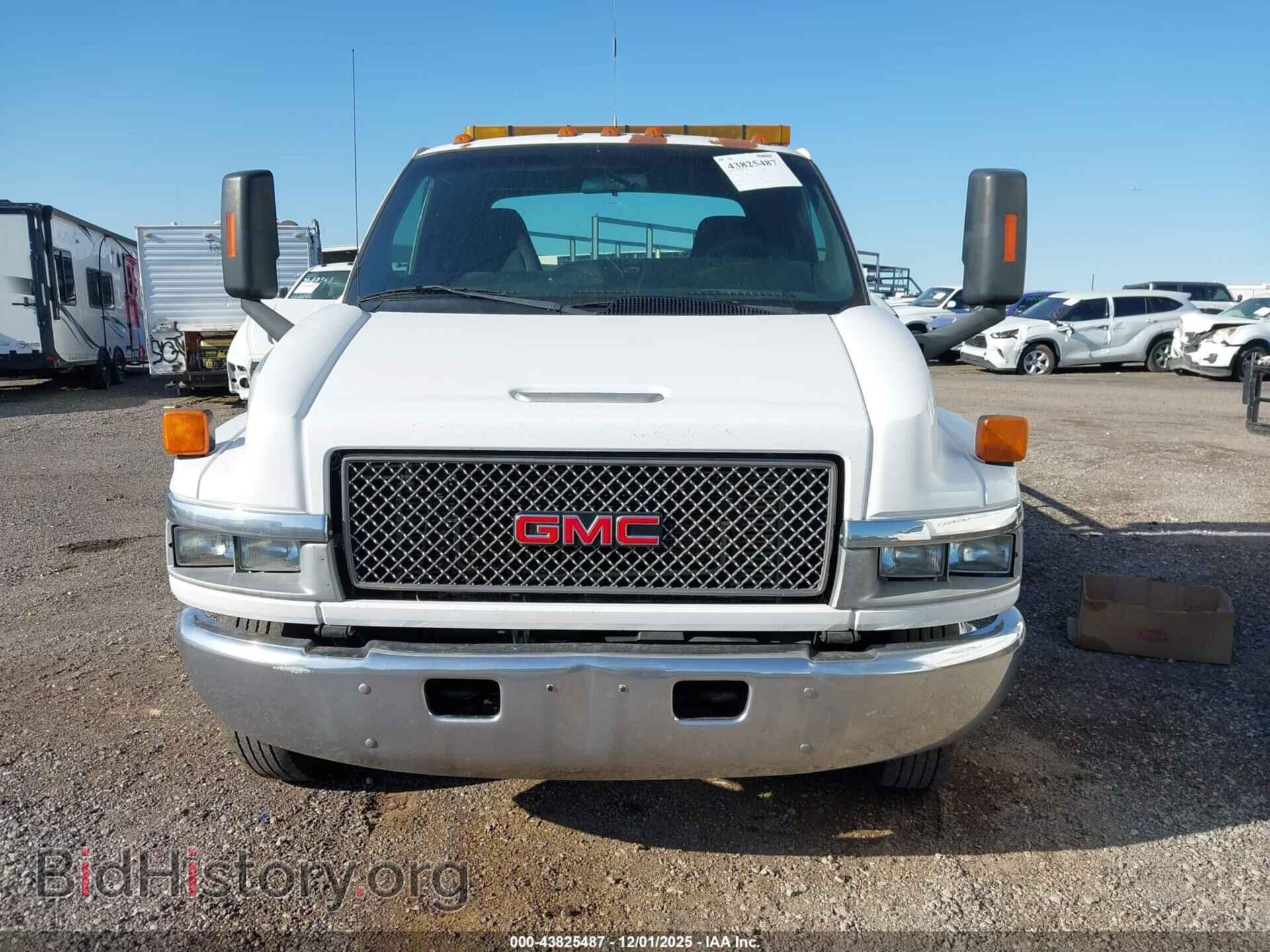 2005 GMC C5500 - VIN: 1GDE5C1215F516893 - Photo 10