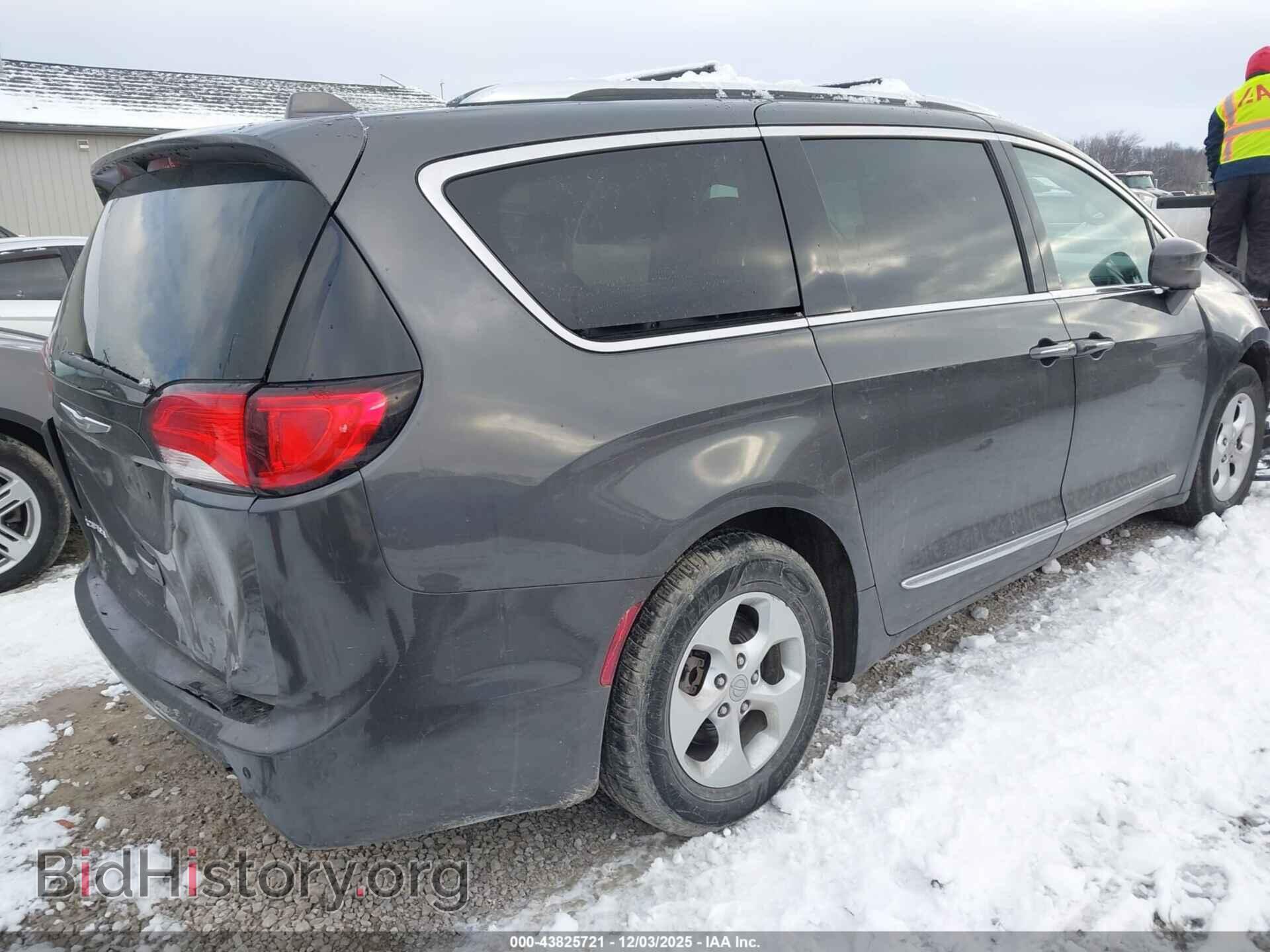 2017 CHRYSLER PACIFICA - VIN: 2C4RC1EG1HR771658 - Фото 4