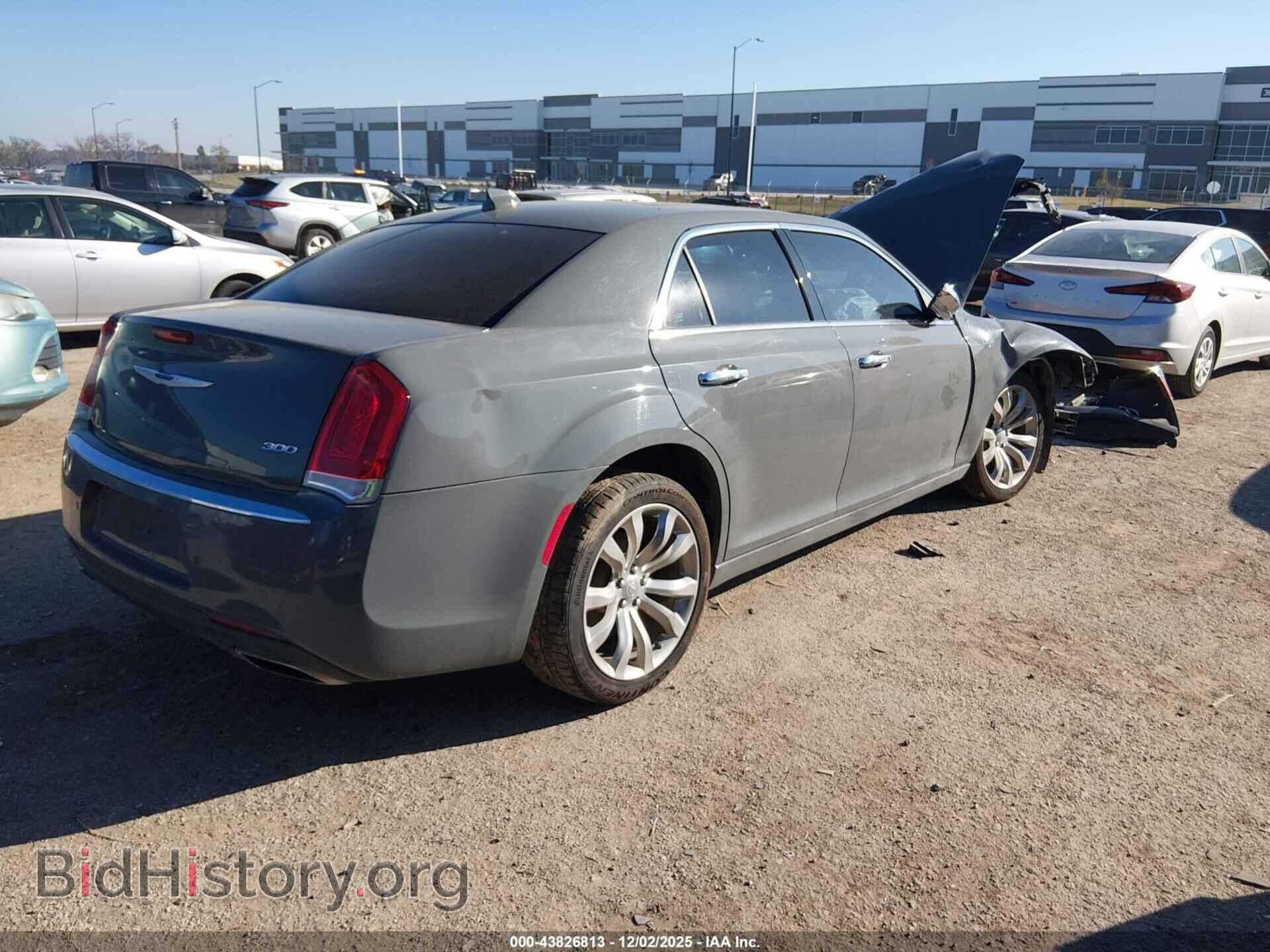 2019 CHRYSLER 300 - VIN: 2C3CCAEG4KH722929 - Фото 4