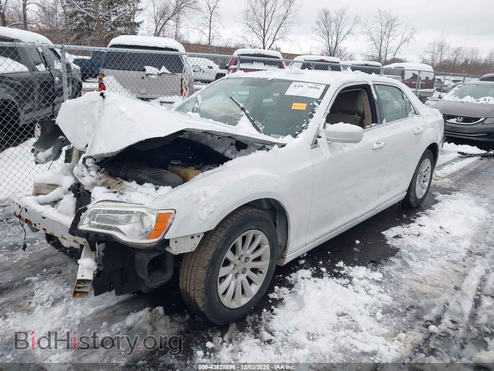 2012 CHRYSLER 300 - VIN: 2C3CCAAG0CH273188 - Фото 2