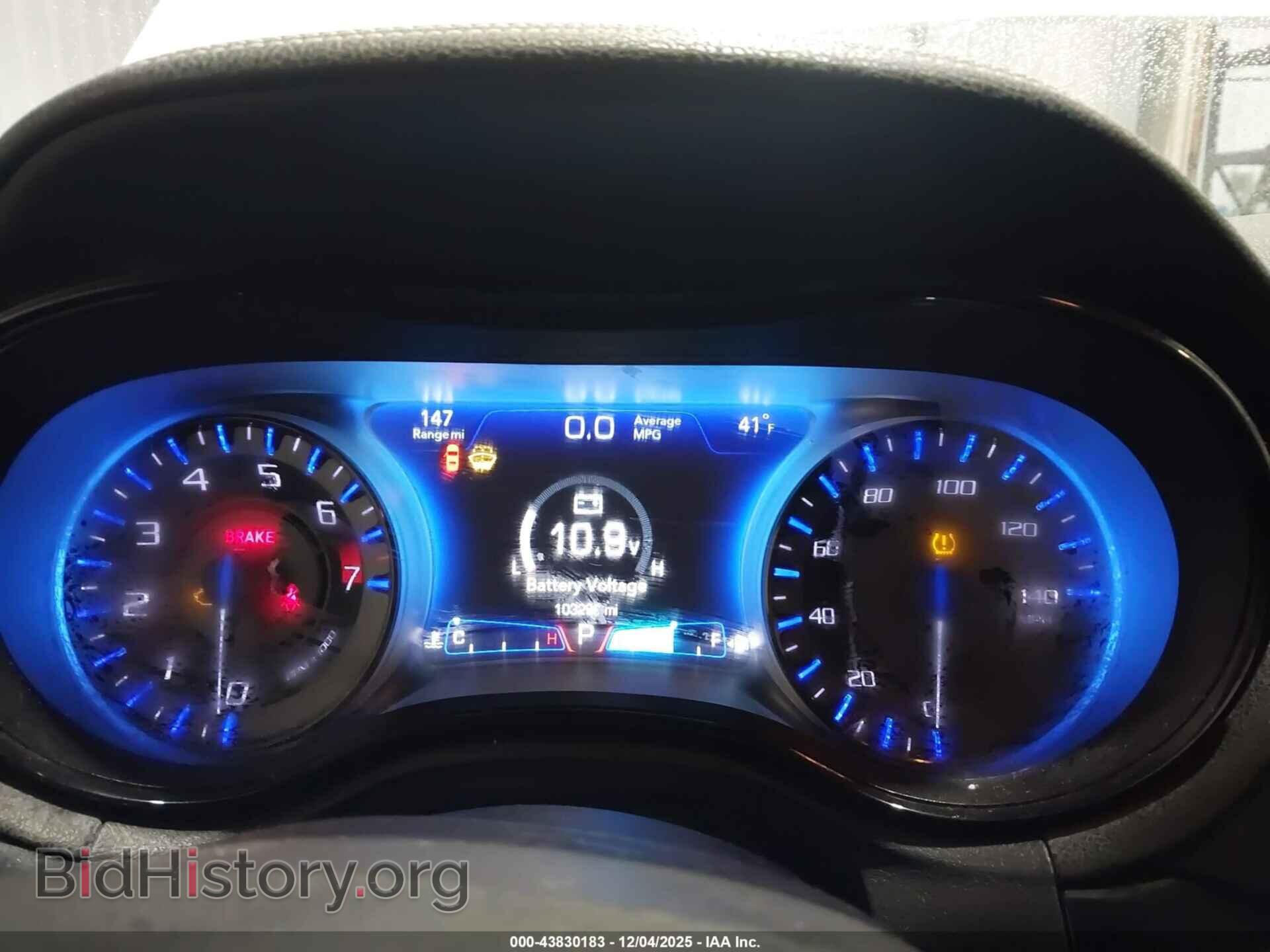 2017 CHRYSLER 300 - VIN: 2C3CCAGG0HH588247 - Фото 7
