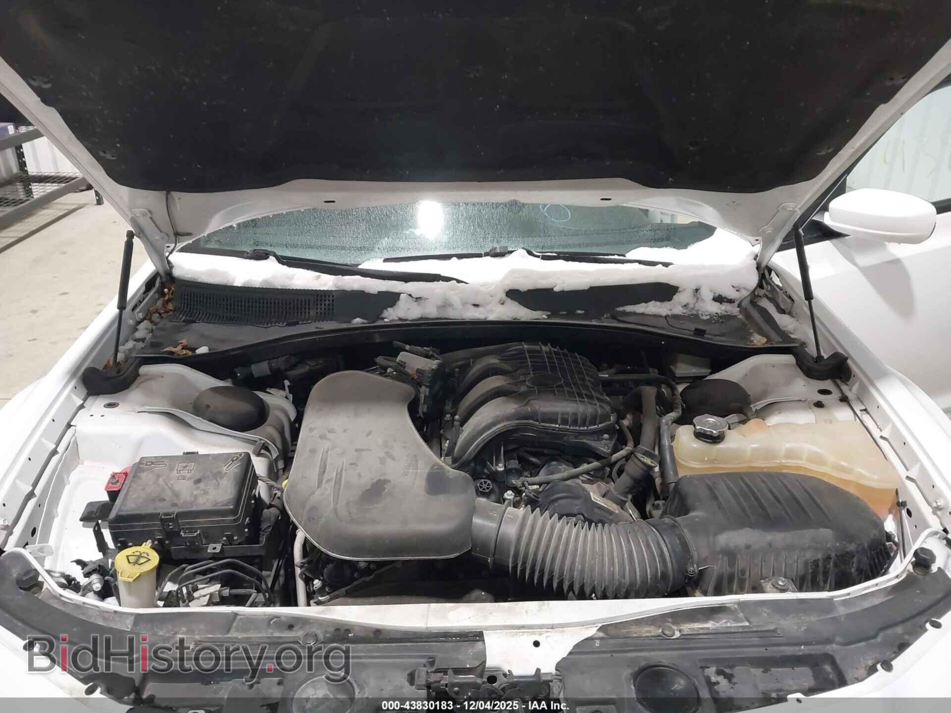 2017 CHRYSLER 300 - VIN: 2C3CCAGG0HH588247 - Фото 10