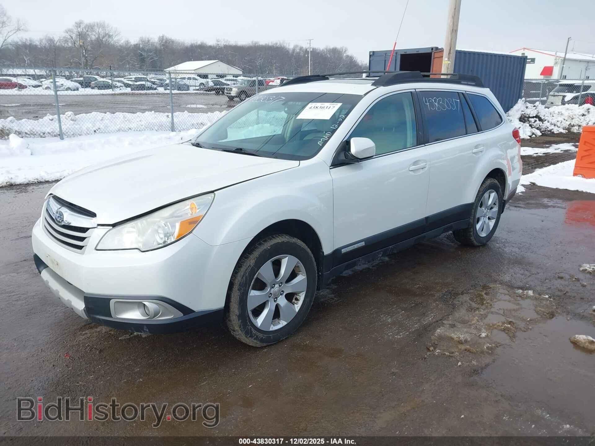 2011 SUBARU OUTBACK - VIN: 4S4BRCKC8B3379558 - Фото 2