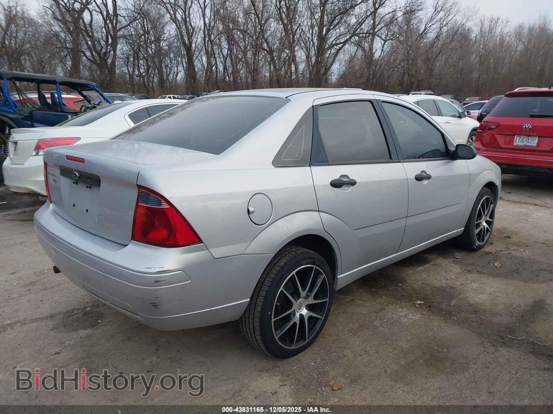 2007 FORD FOCUS - VIN: 1FAHP34N07W353972 - Фото 4