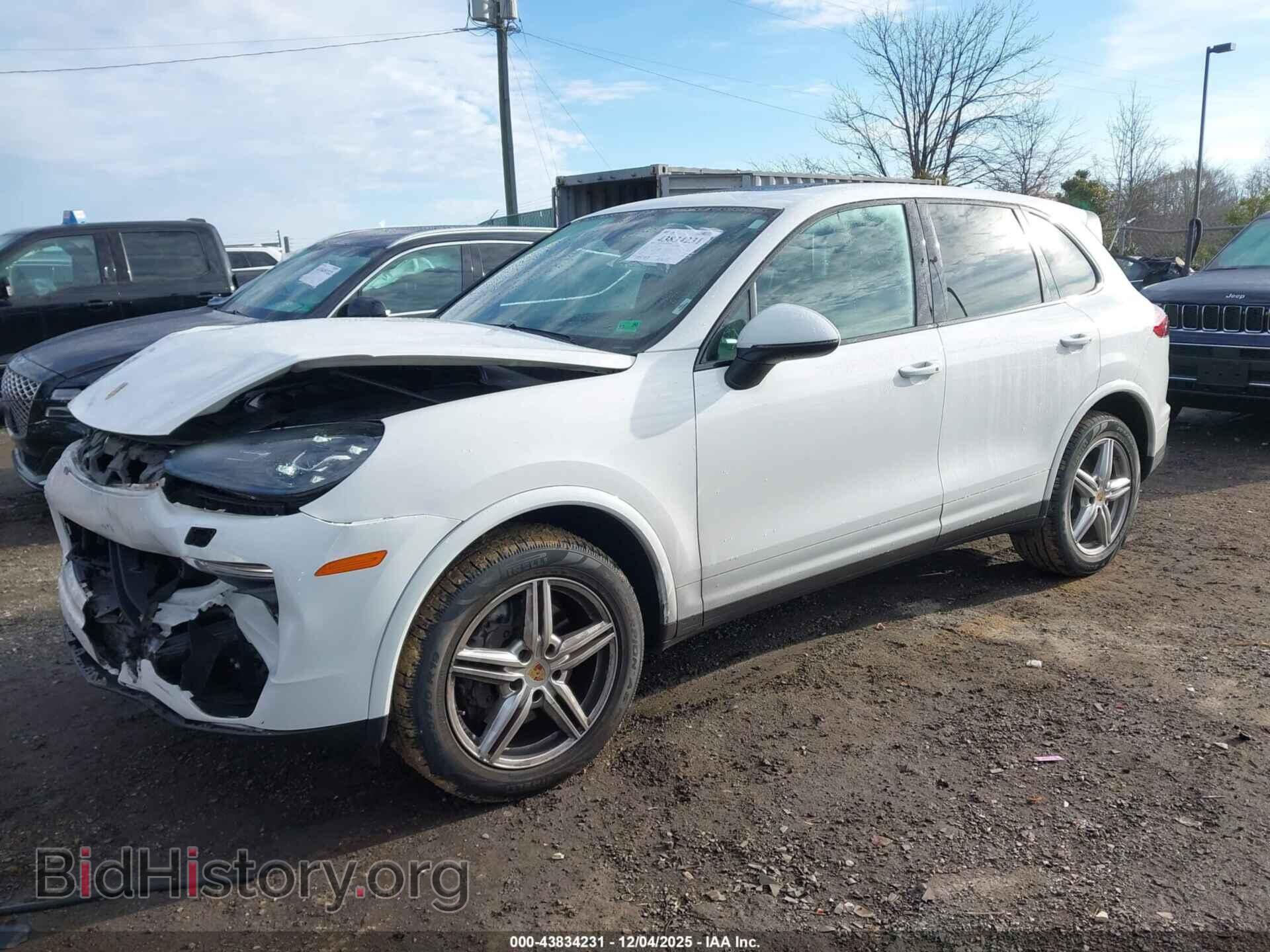 2017 PORSCHE CAYENNE - VIN: WP1AA2A27HKA89402 - Фото 2
