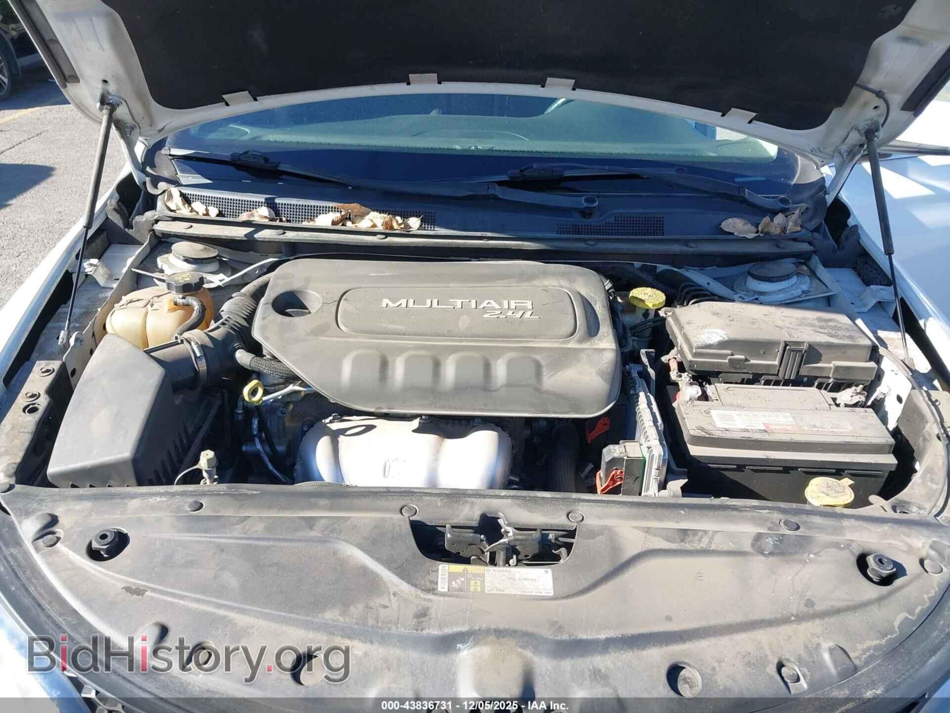 2015 CHRYSLER 200 - VIN: 1C3CCCAB3FN666906 - Фото 10