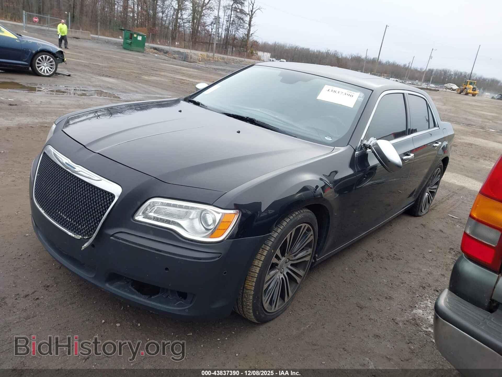 2013 CHRYSLER 300C - VIN: 2C3CCAPT4DH513543 - Фото 2