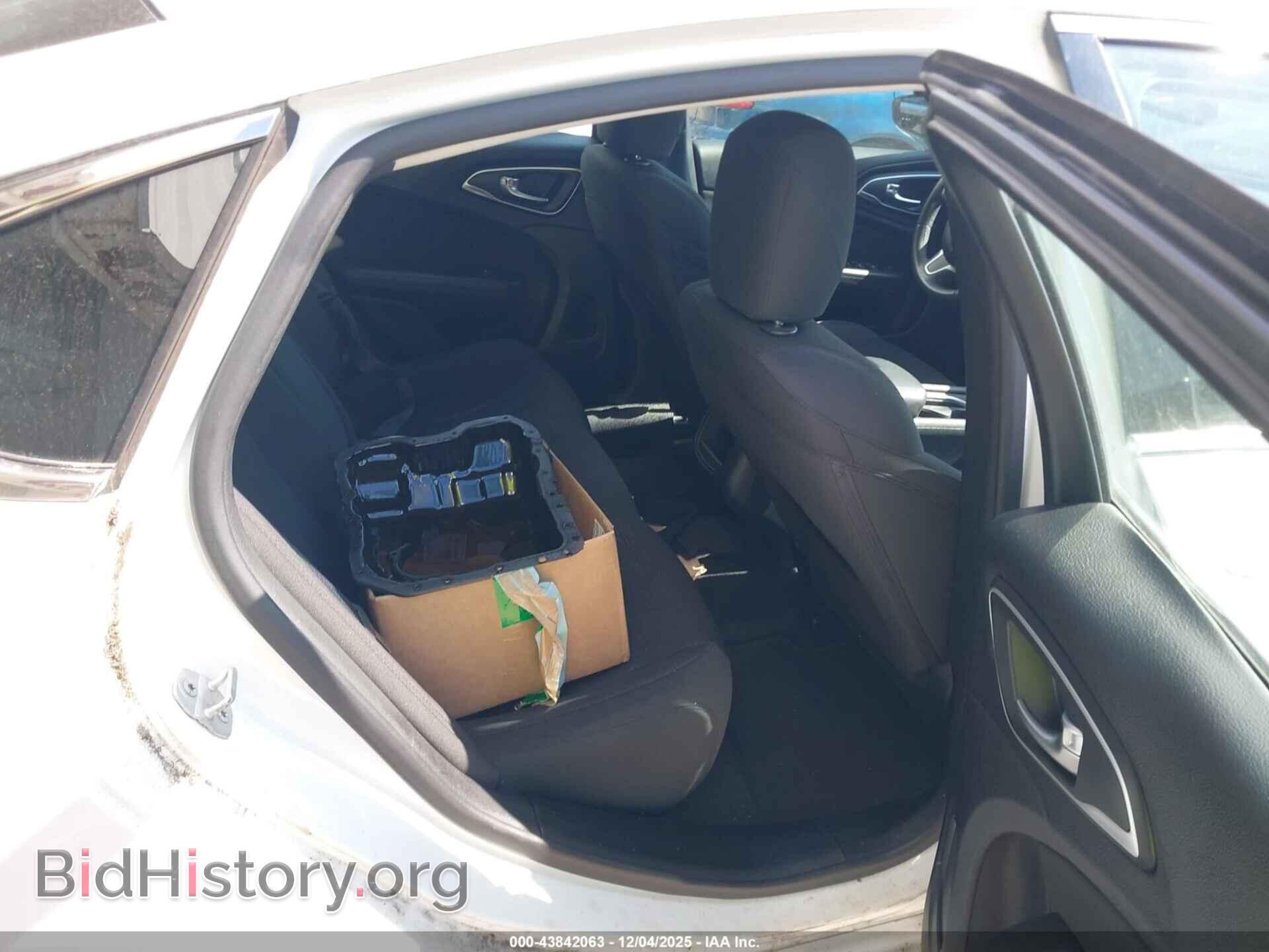 2015 CHRYSLER 200 - VIN: 1C3CCCAB7FN543304 - Фото 8