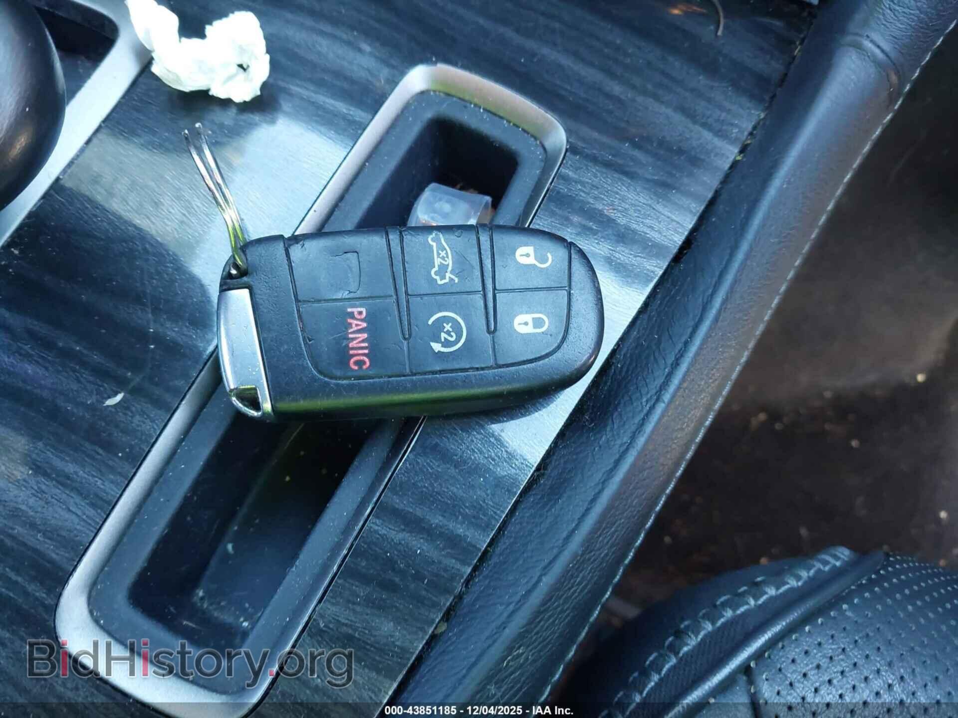 2014 CHRYSLER 300C - VIN: 2C3CCAJG2EH240440 - Фото 11