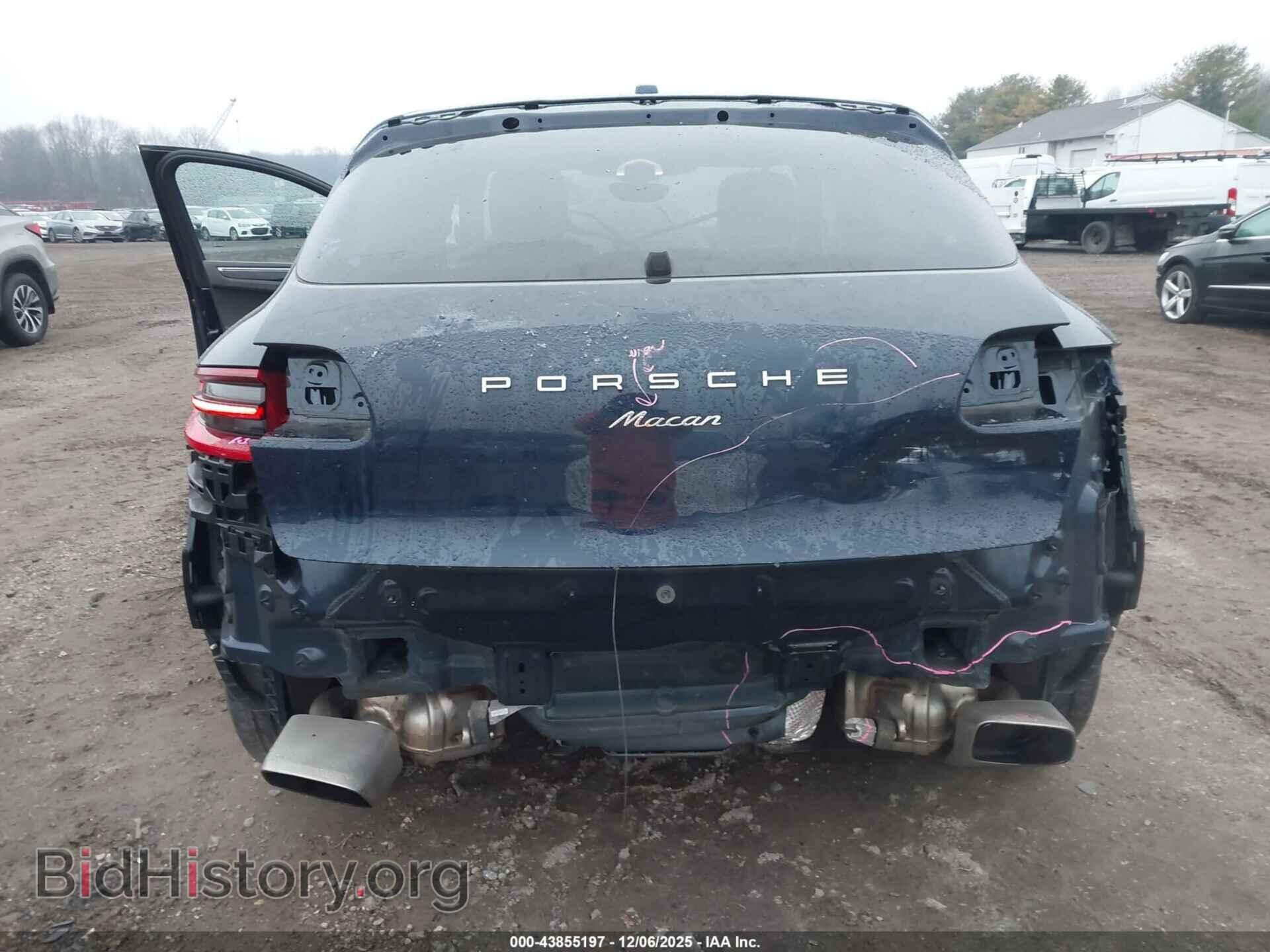 2017 PORSCHE MACAN - VIN: WP1AA2A52HLB82560 - Photo 17