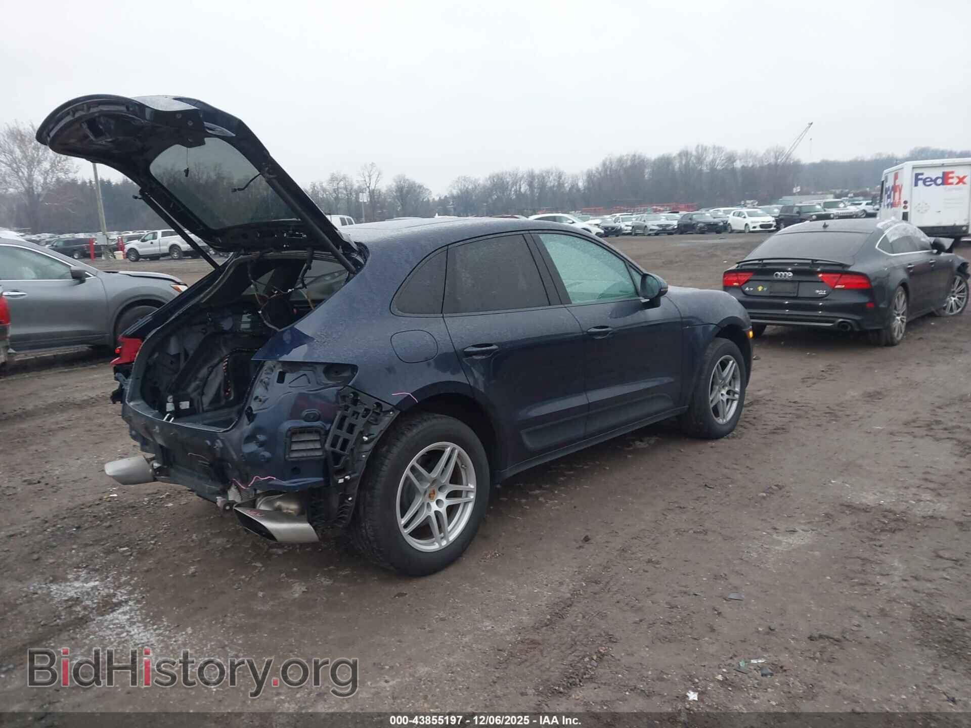 2017 PORSCHE MACAN - VIN: WP1AA2A52HLB82560 - Photo 4