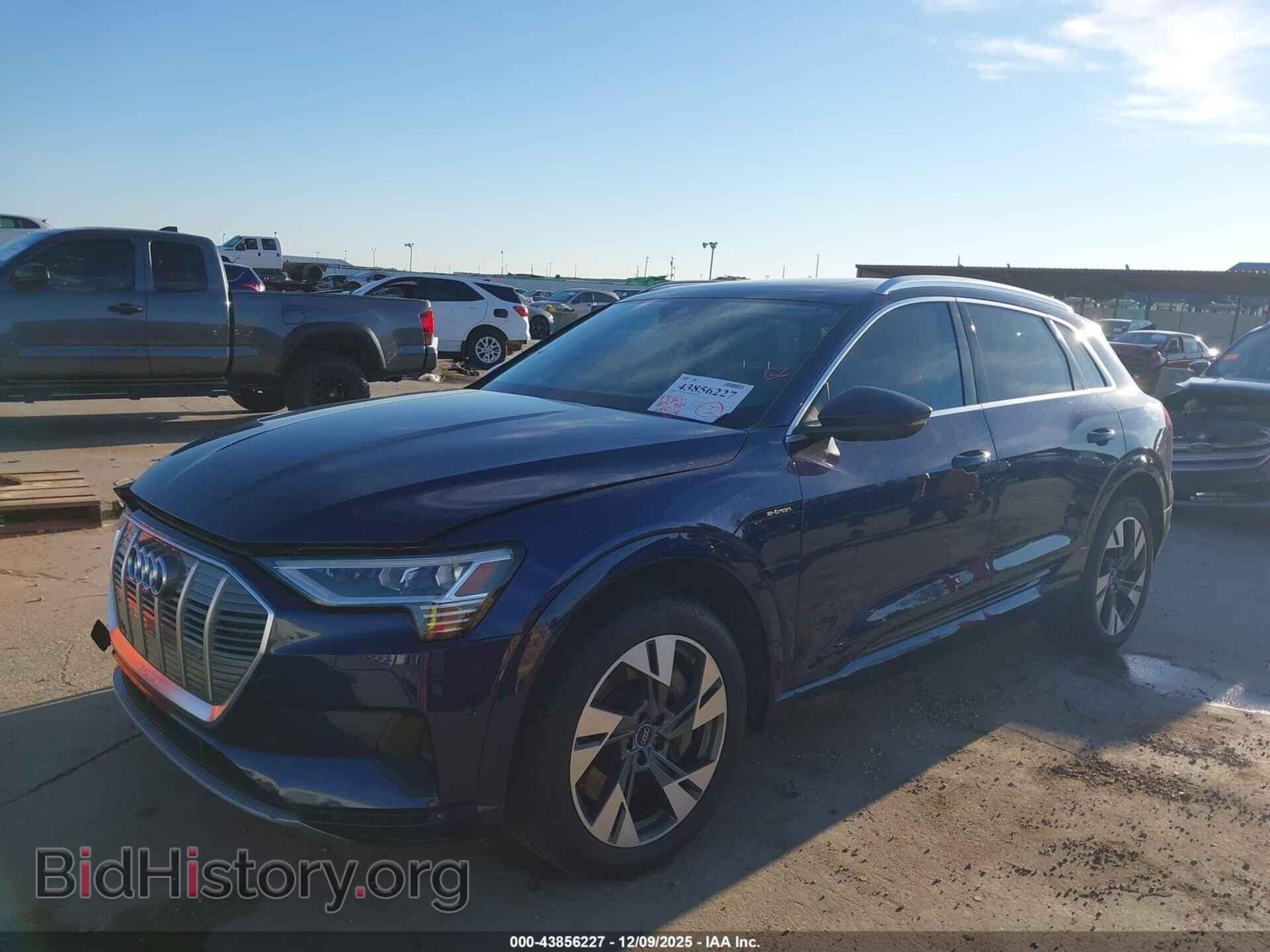 2021 AUDI E-TRON - VIN: WA1LAAGE2MB016318 - Photo 2