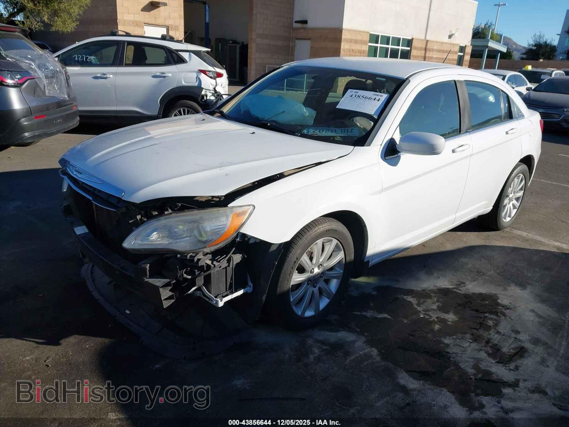 2013 CHRYSLER 200 - VIN: 1C3CCBBB1DN764497 - Фото 2