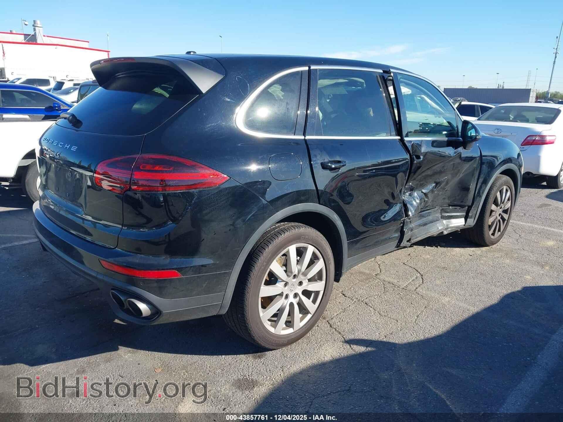 2017 PORSCHE CAYENNE - VIN: WP1AB2A23HLA52421 - Photo 4