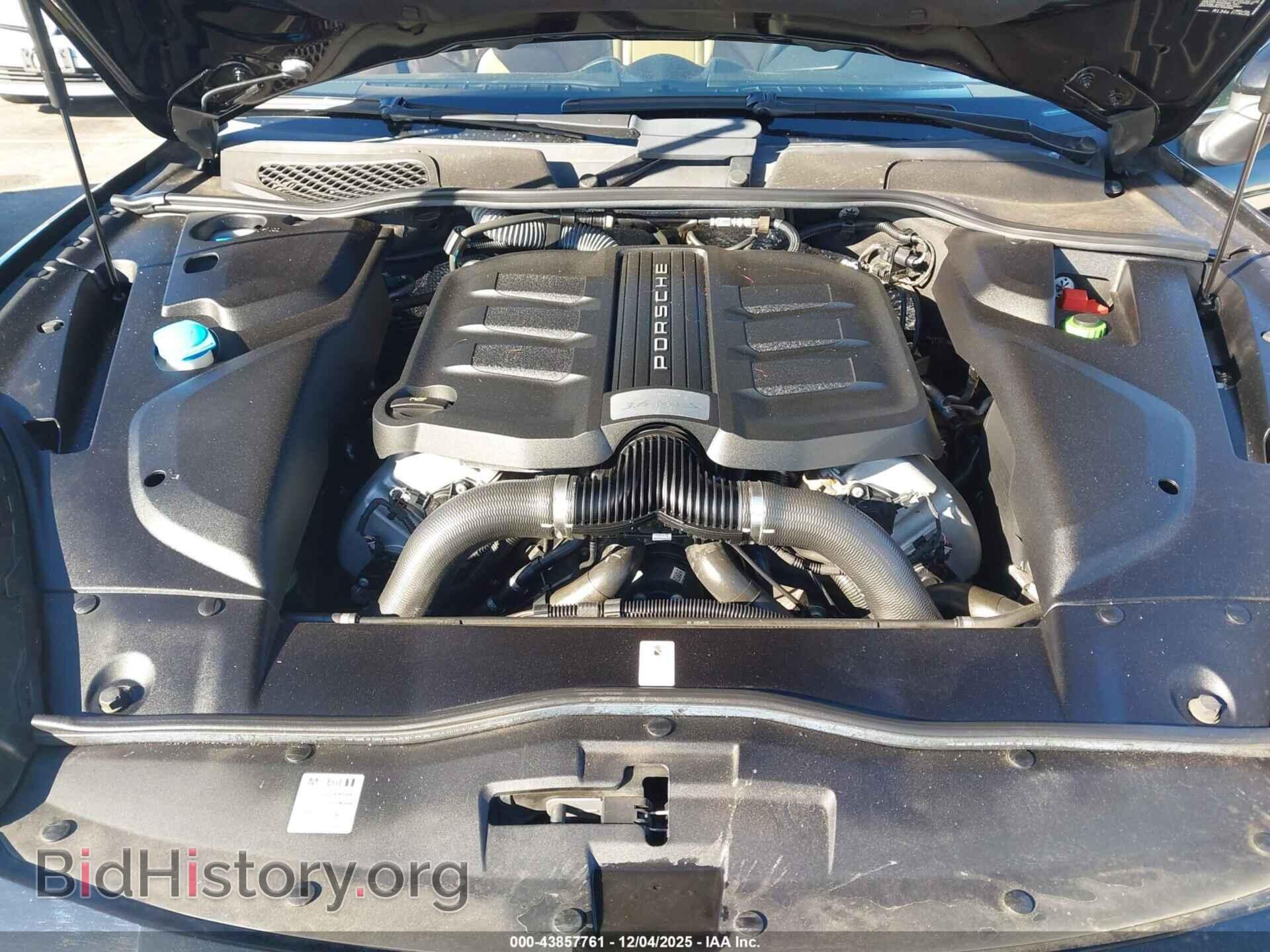2017 PORSCHE CAYENNE - VIN: WP1AB2A23HLA52421 - Photo 10