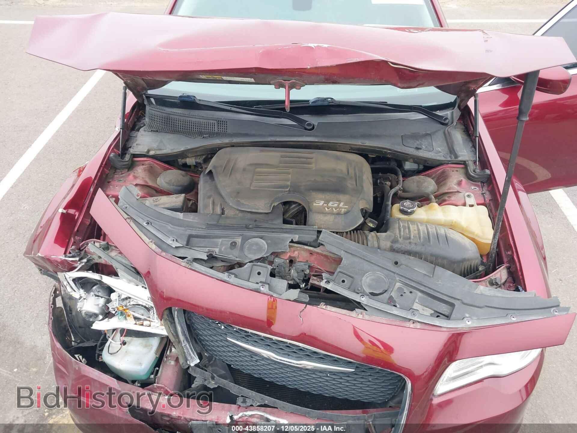 2016 CHRYSLER 300 - VIN: 2C3CCARG2GH224763 - Фото 10