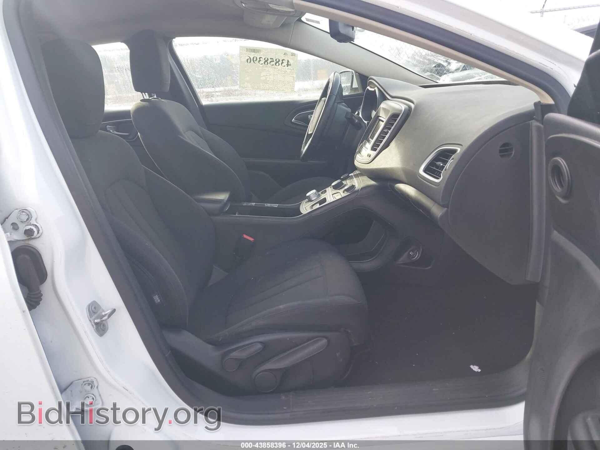 2016 CHRYSLER 200 - VIN: 1C3CCCAB0GN131372 - Фото 5